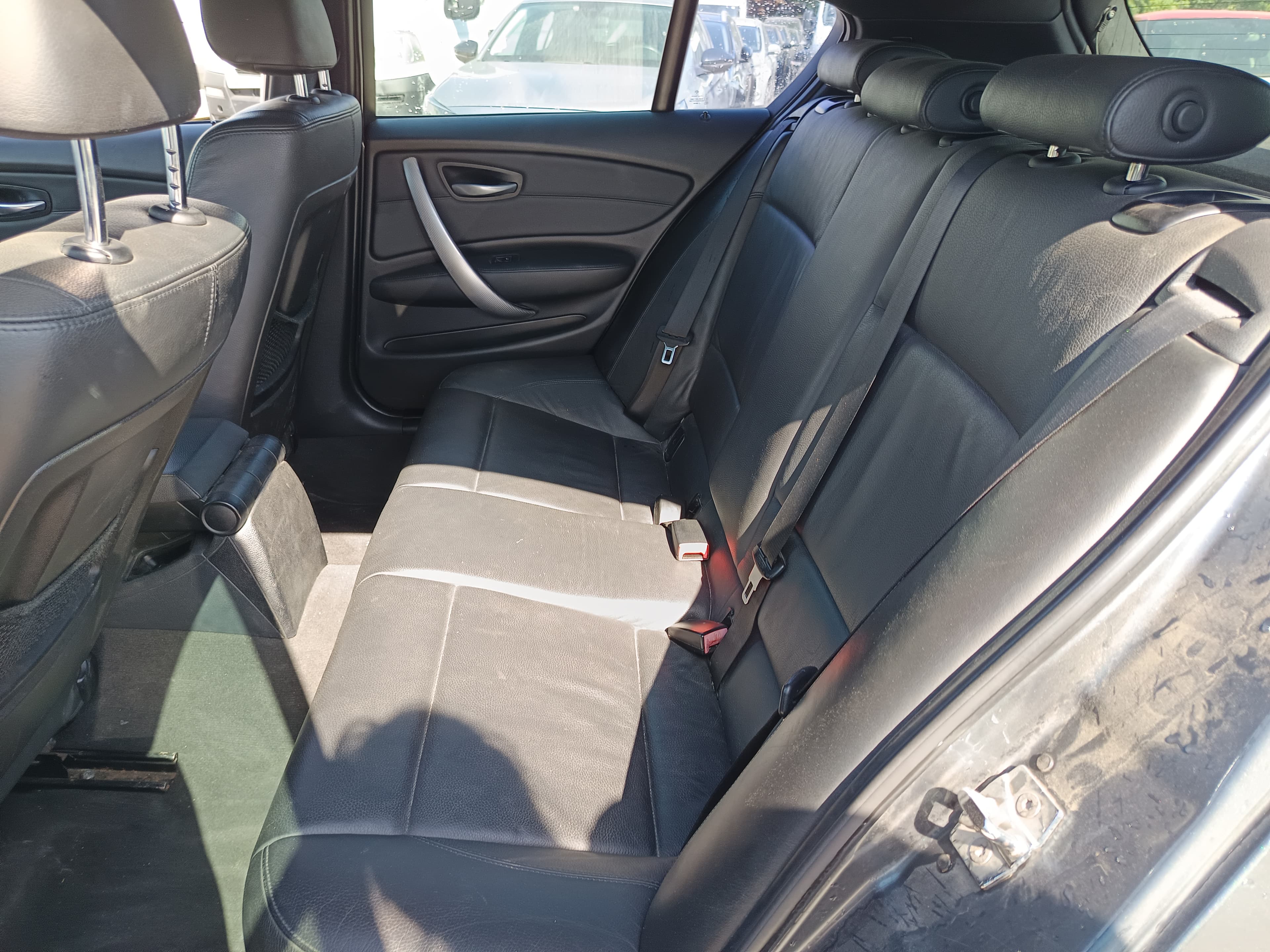 BMW 118 d · Ano 2008 — image 28
