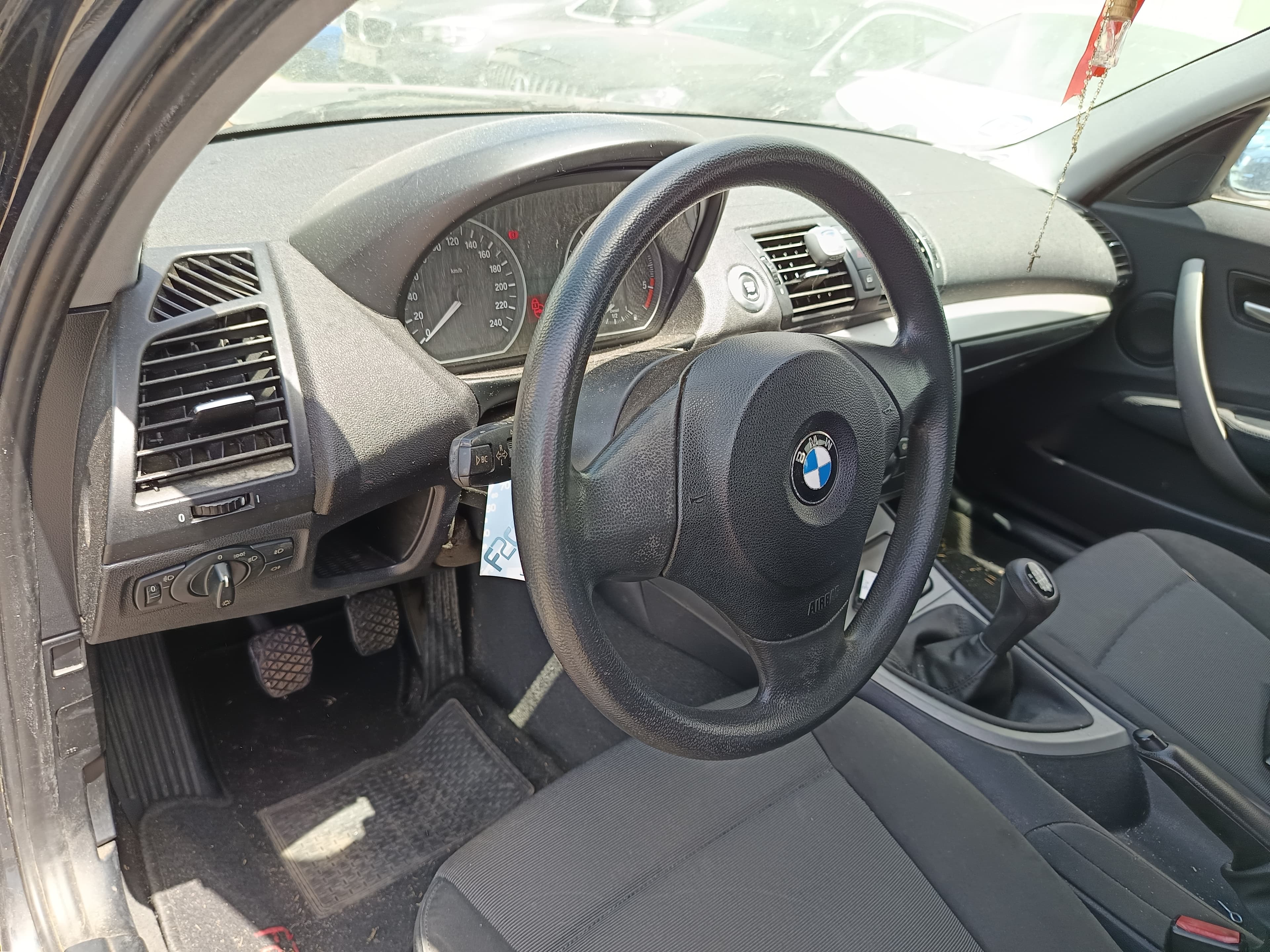 BMW 118 d · Ano 2007 — imagen 31