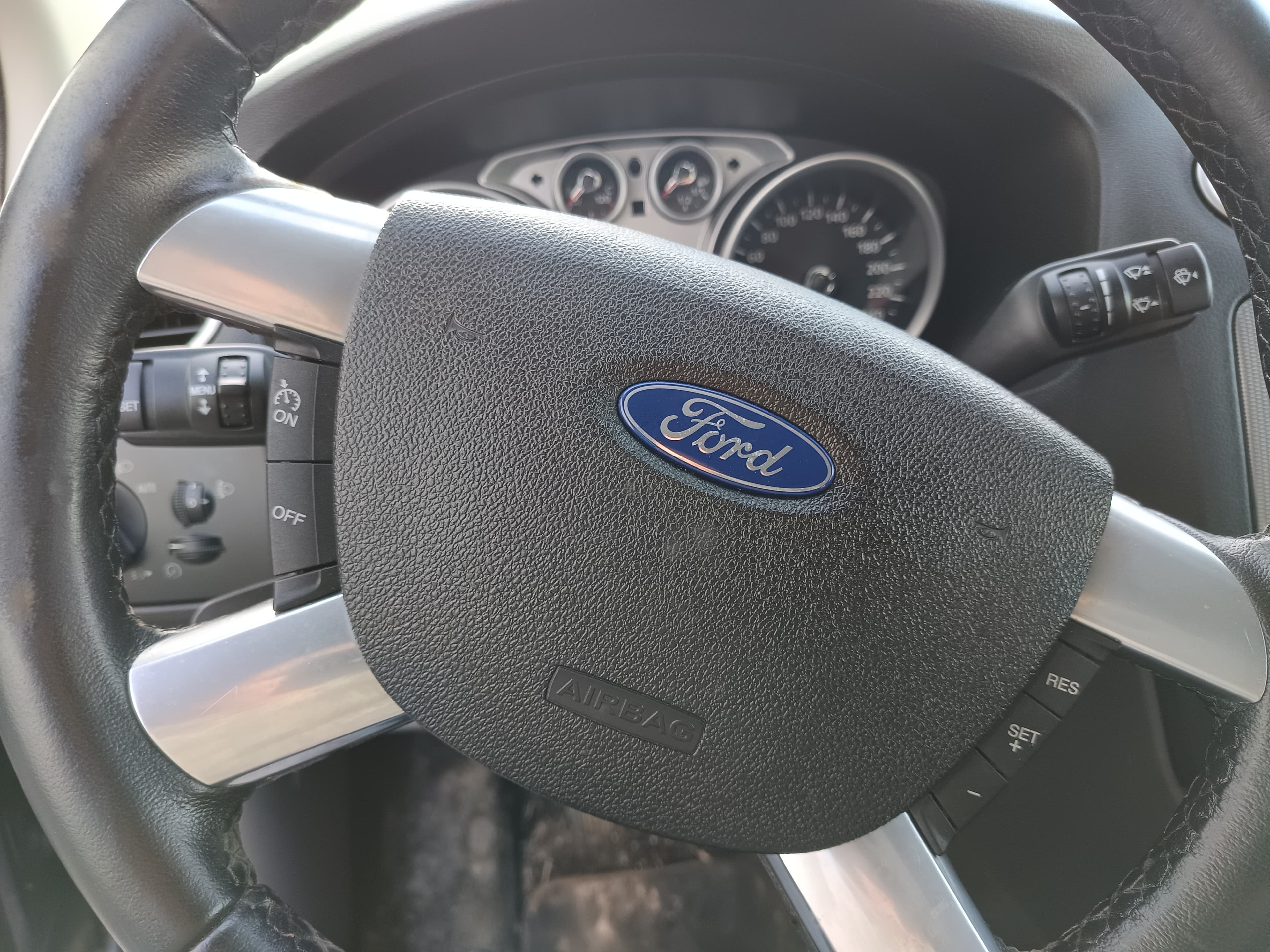 Ford Focus · Ano 2010 — image 36