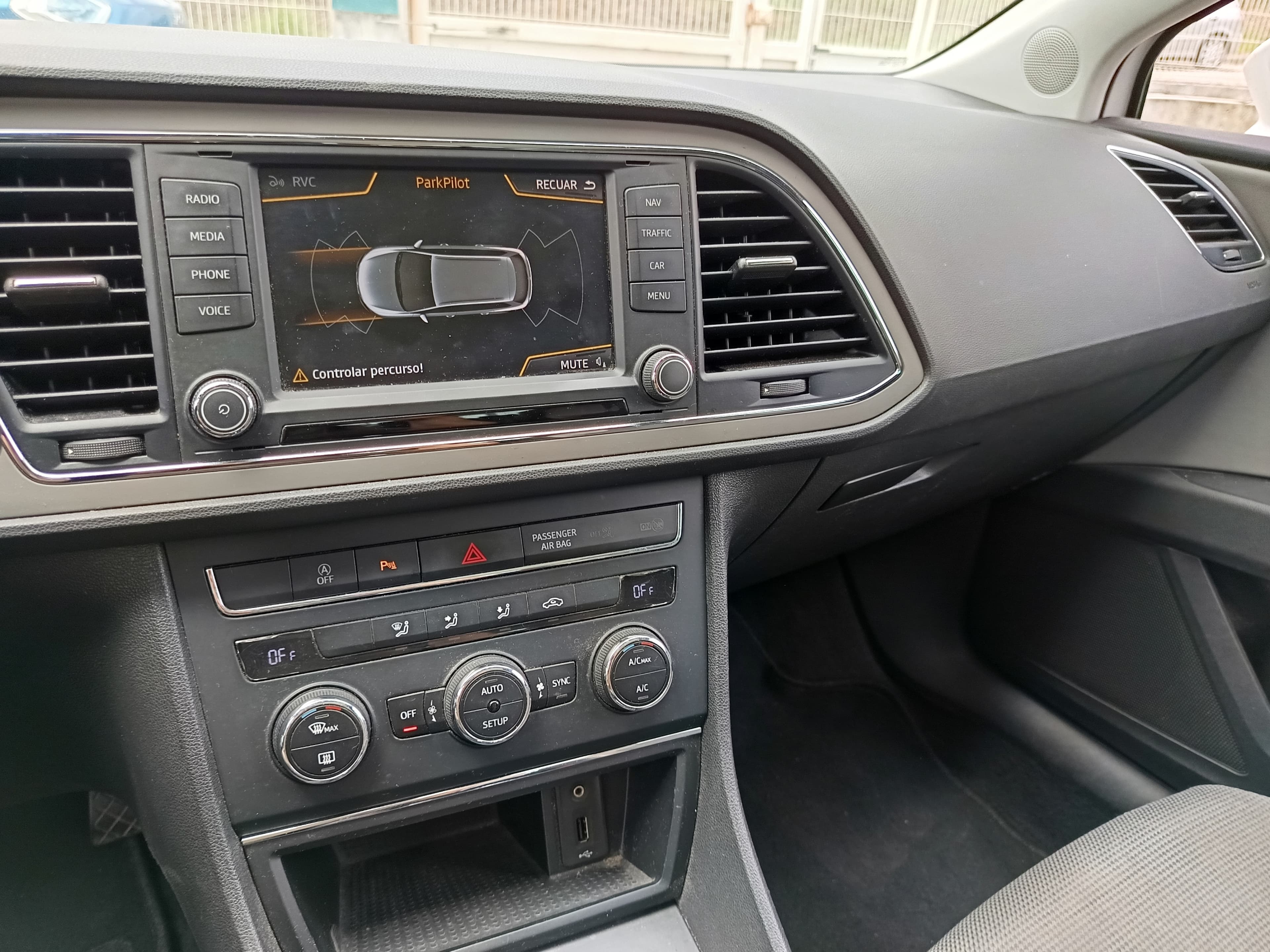 Seat Leon · Ano 2016 — imagen 35