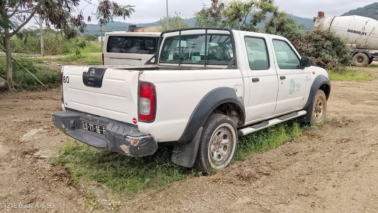 Véhicule léger Nissan Hardbody CD — image 5