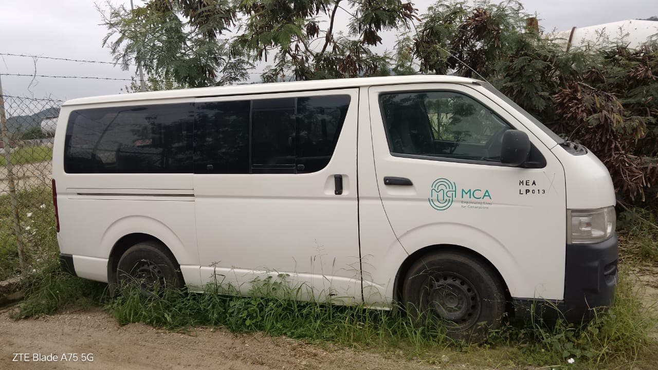 Vehículo ligero de pasajeros Toyota Hiace — imagen 4