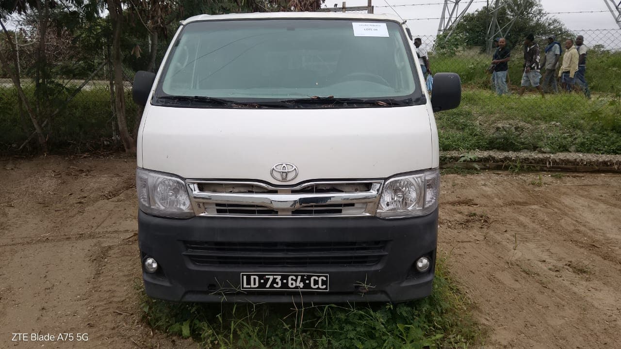Véhicule léger Passagers Toyota Hiace — image 3