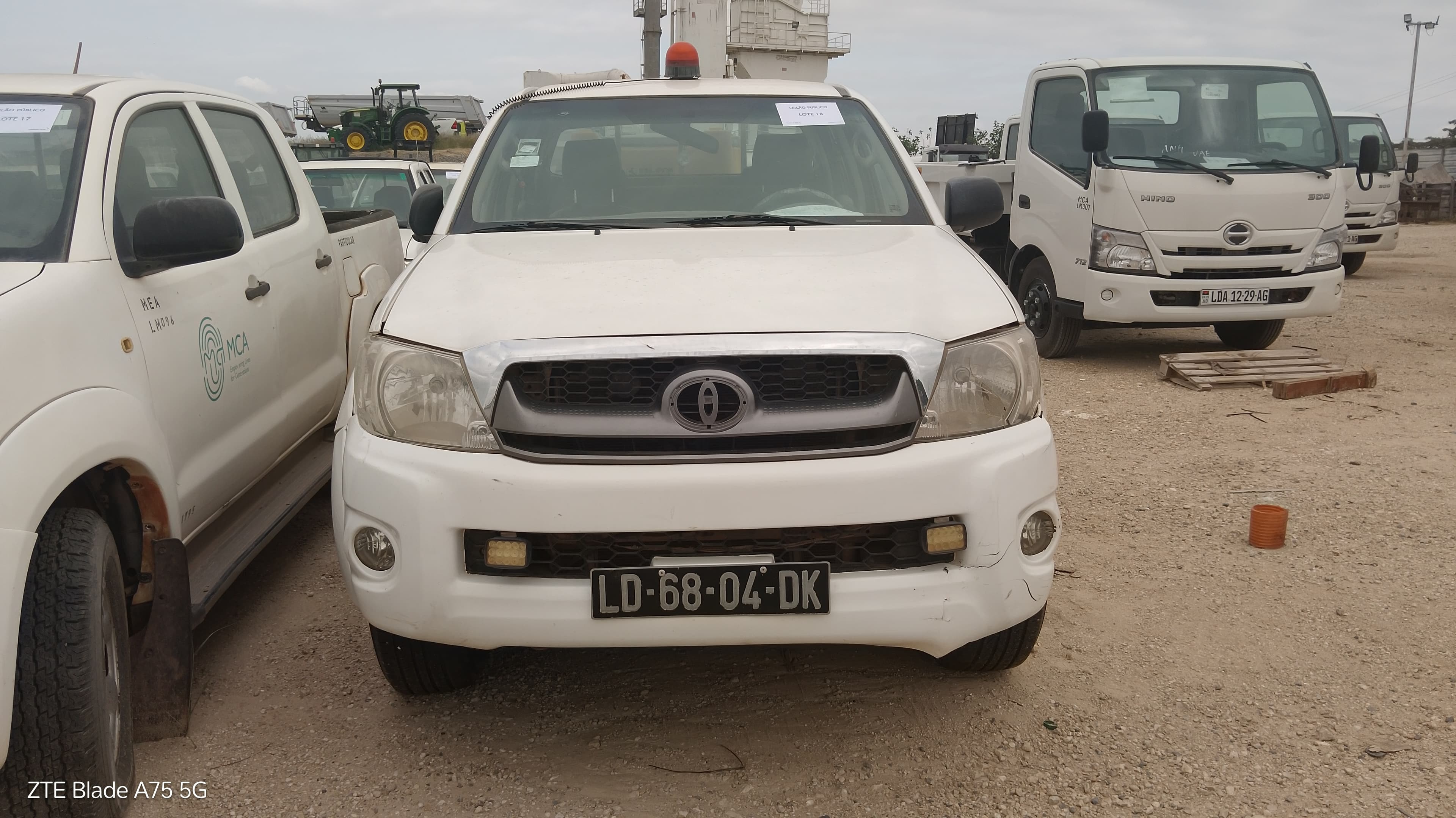 Vehículo ligero Toyota Hilux 4x4 CD — imagen 3