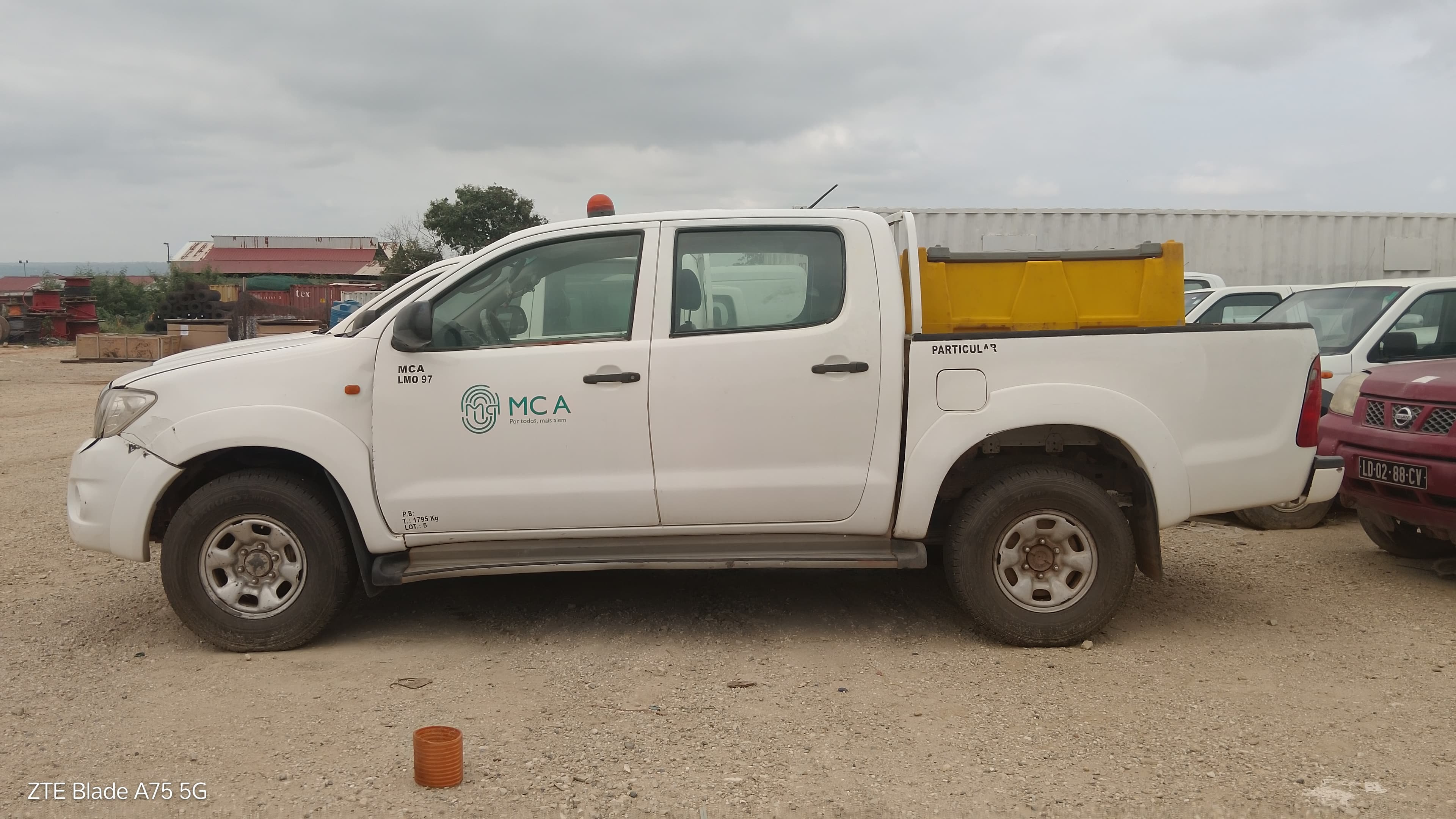 Vehículo ligero Toyota Hilux 4x4 CD — imagen 4