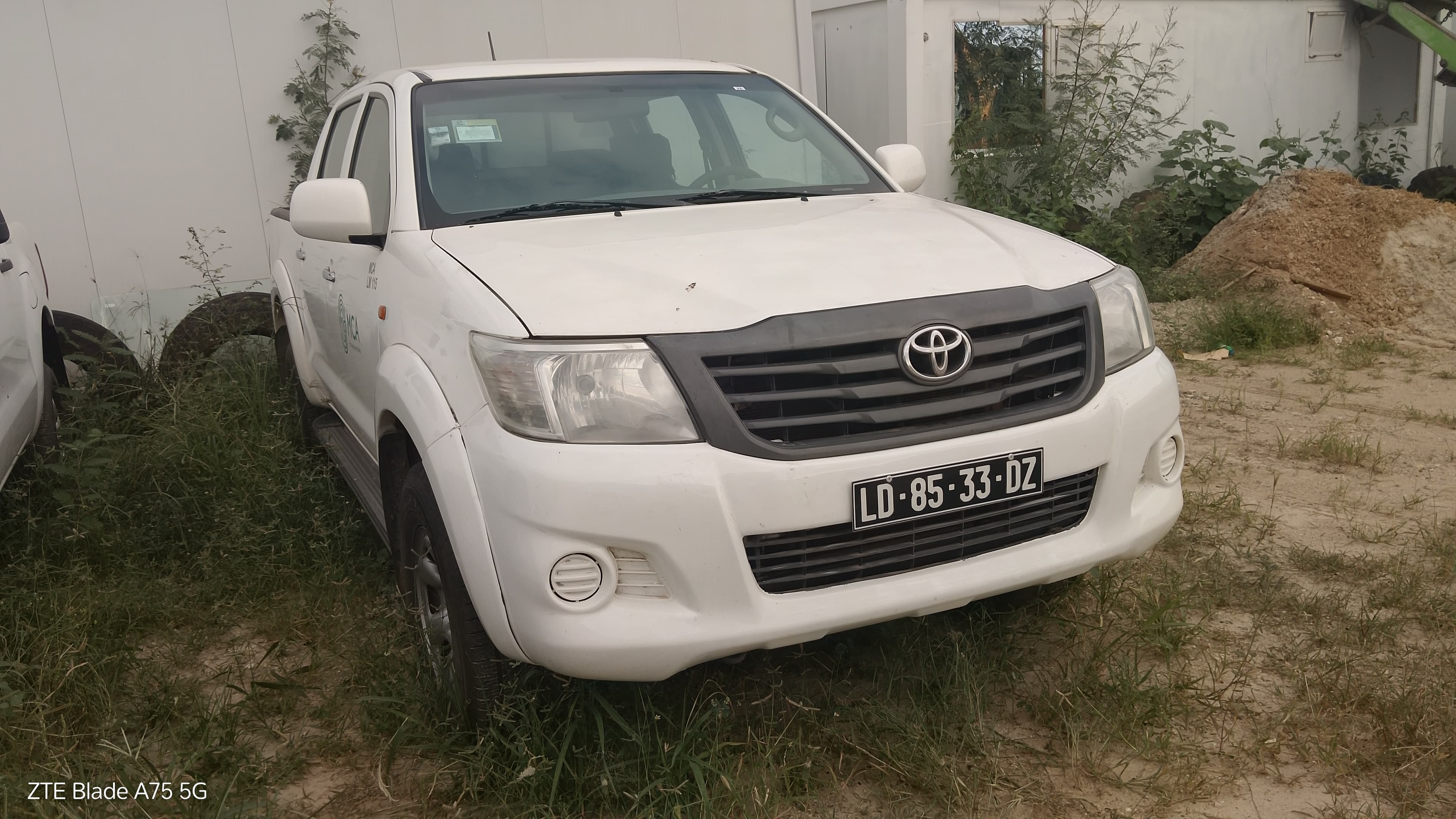 Véhicule léger Toyota Hilux 4x4 CD — image 2