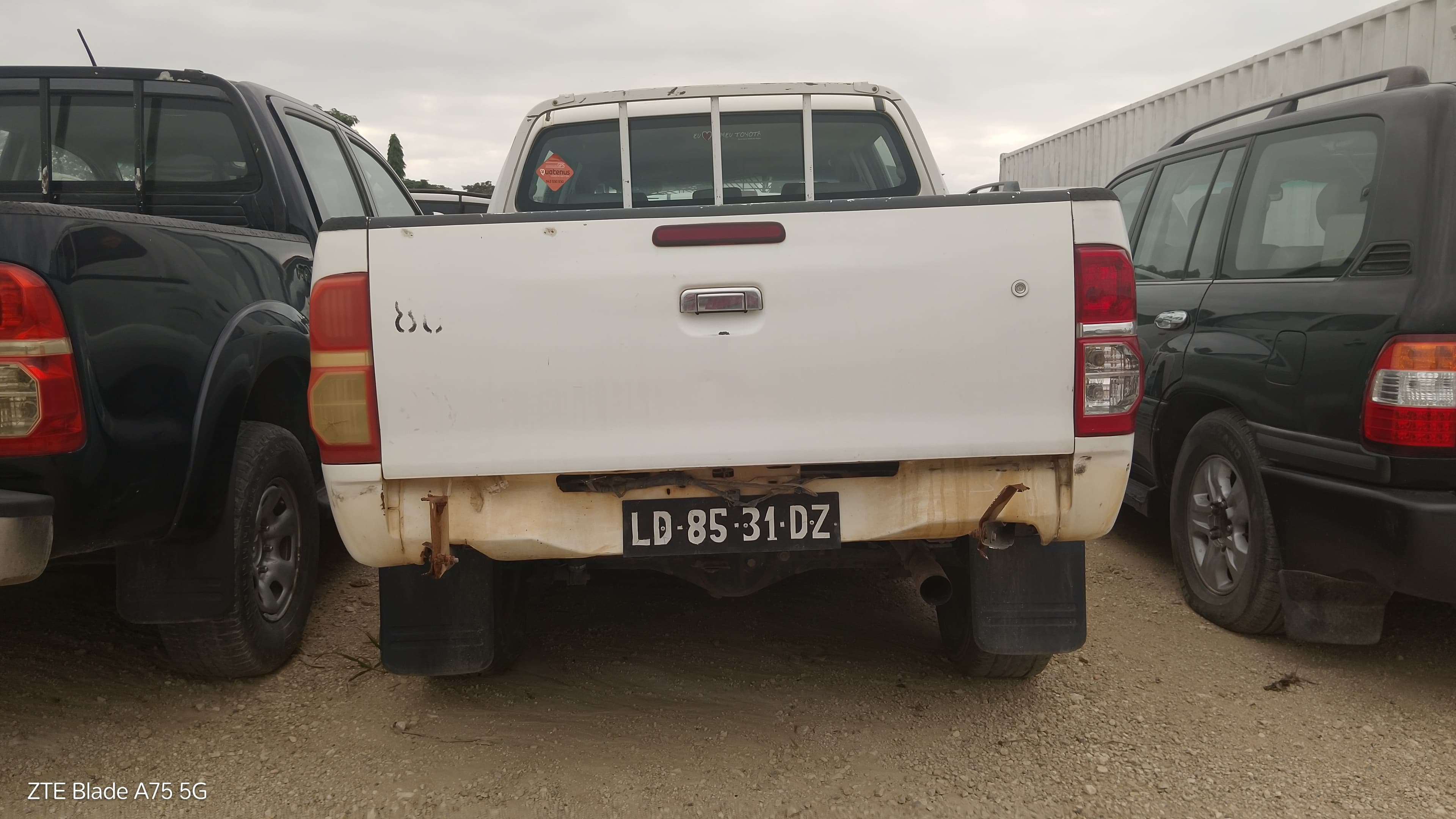 Véhicule léger Toyota Hilux 4x4 CD — image 6