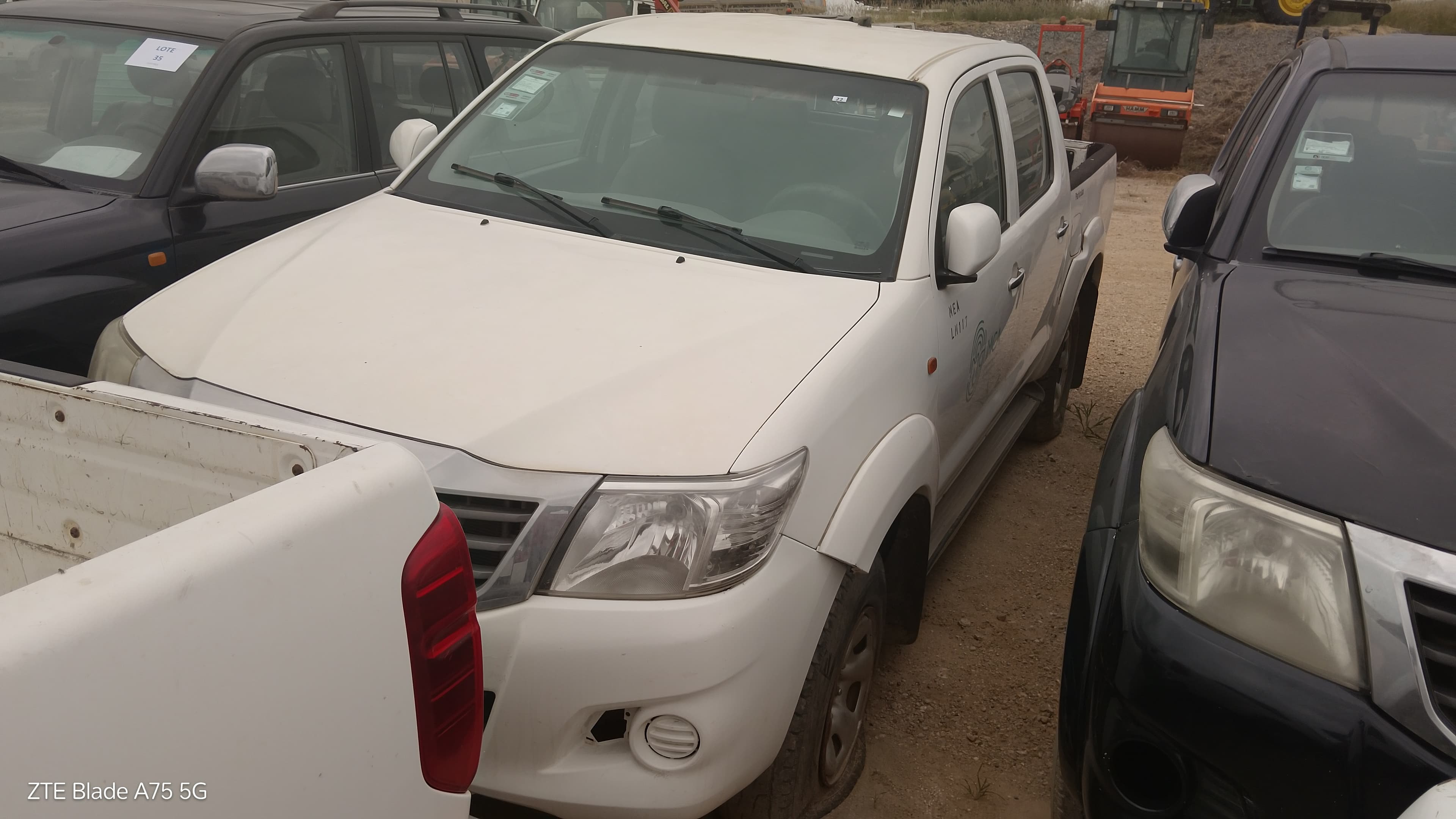Véhicule léger Toyota Hilux 4x4 CD — image 2