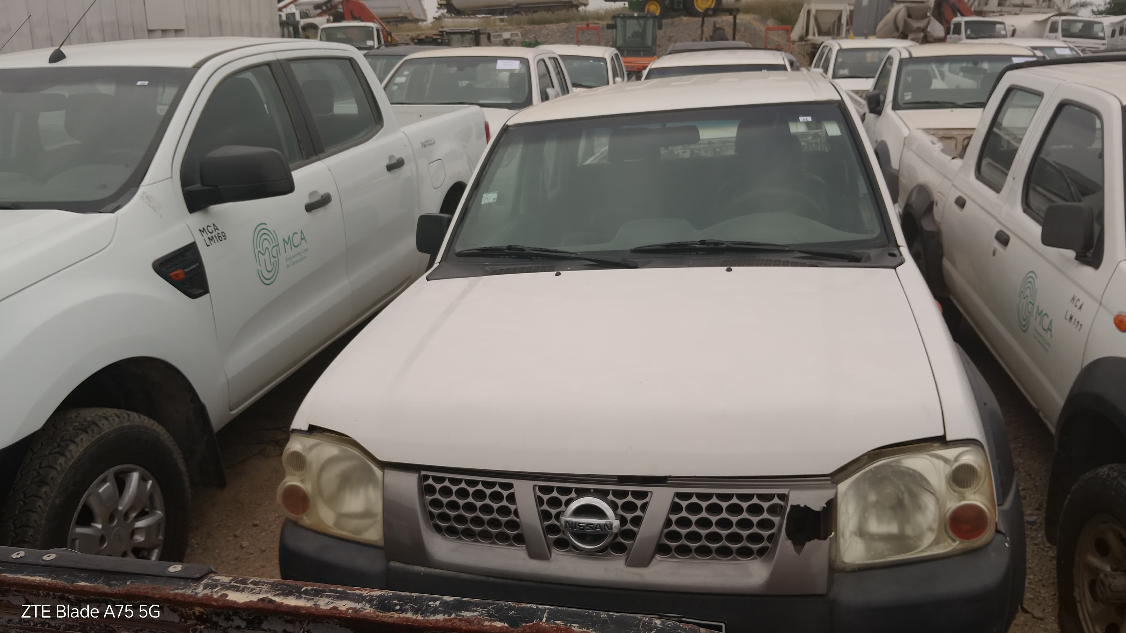Viatura Ligeira Nissan Hardbody CD — image 3