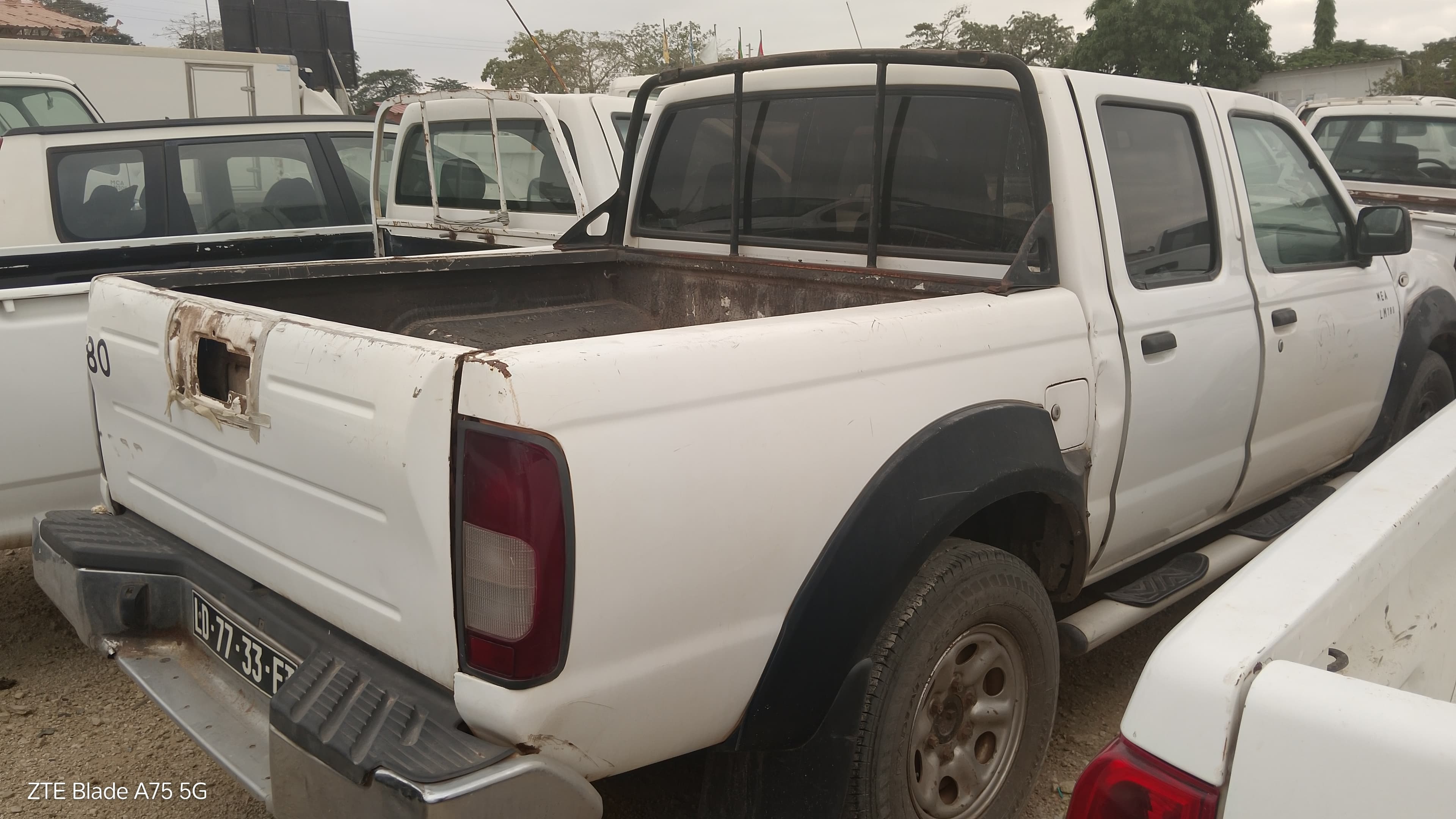Viatura Ligeira Nissan Hardbody CD — image 3