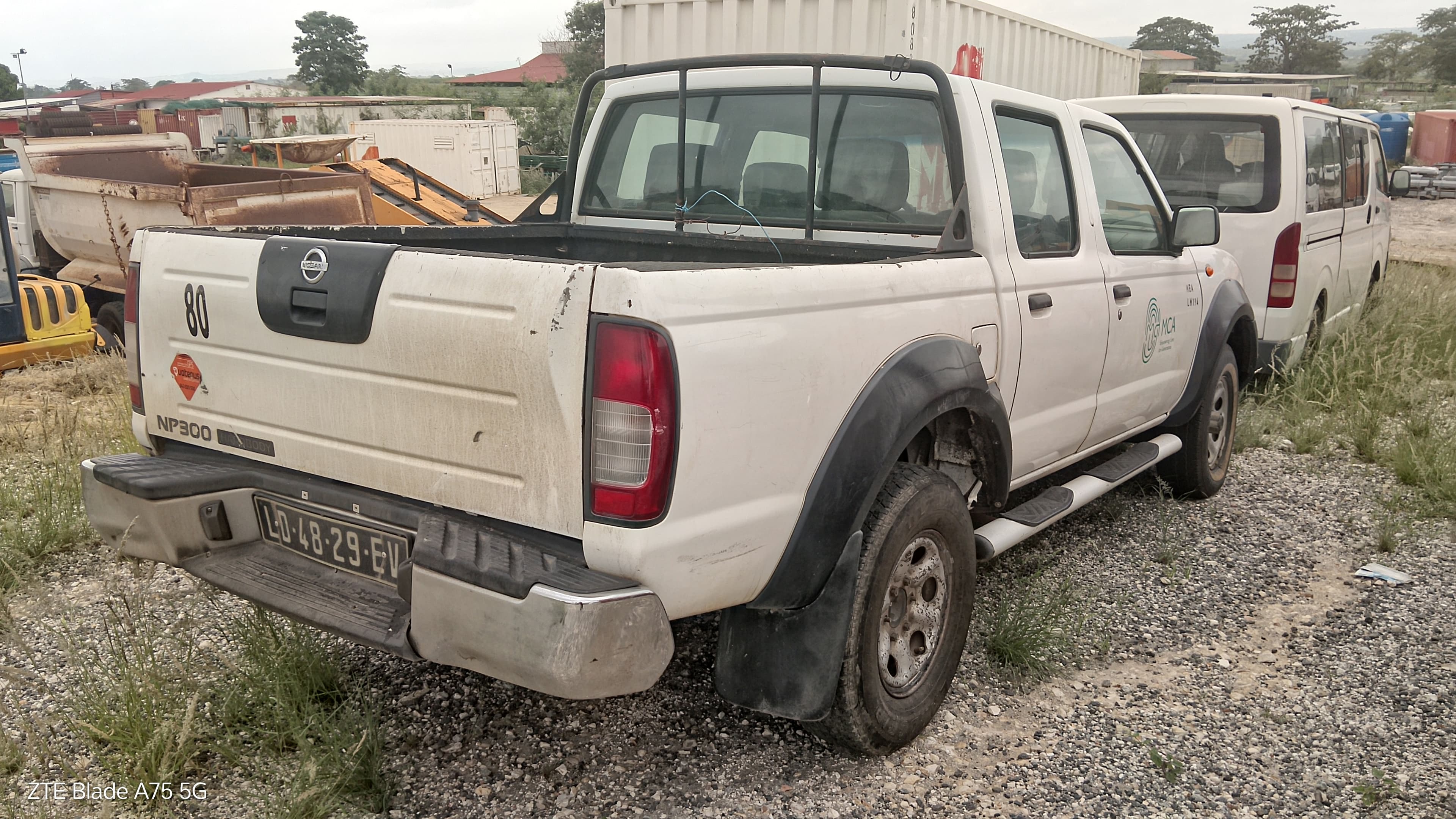 Véhicule léger Nissan Hardbody CD — image 6