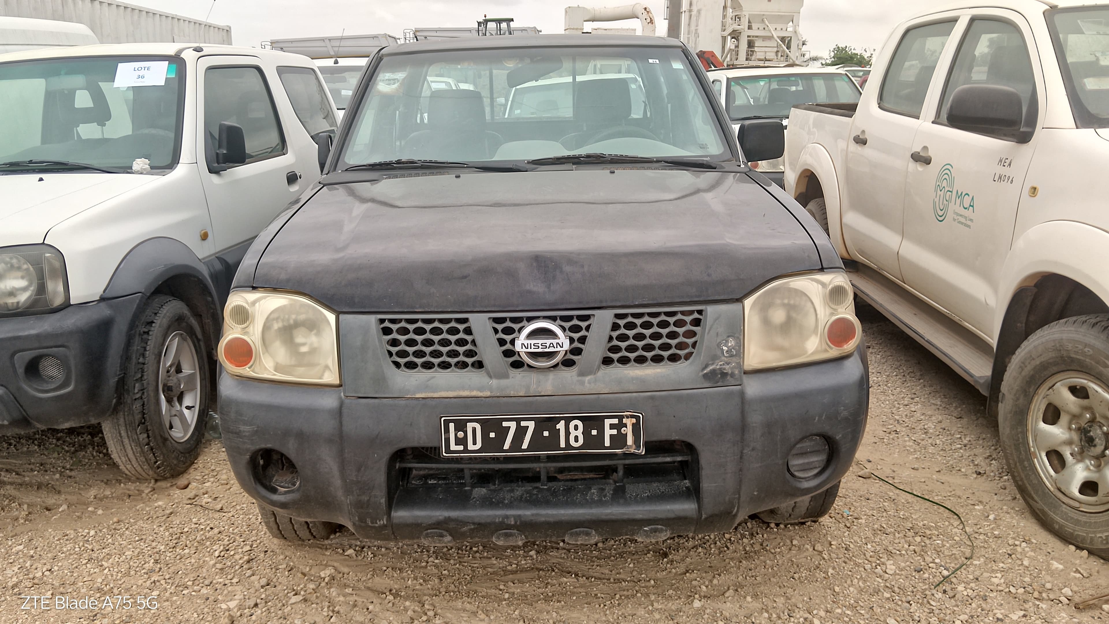 Vehículo ligero Nissan Hardbody CD — imagen 3