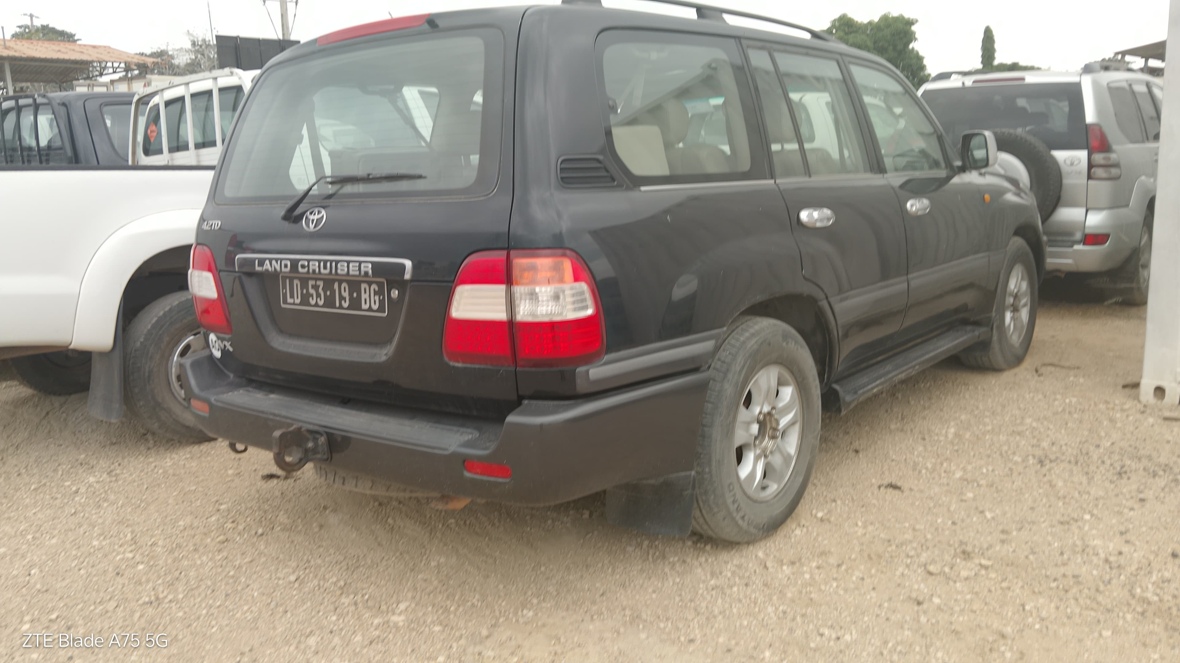 Jipe Toyota Land Cruiser VX — image 4