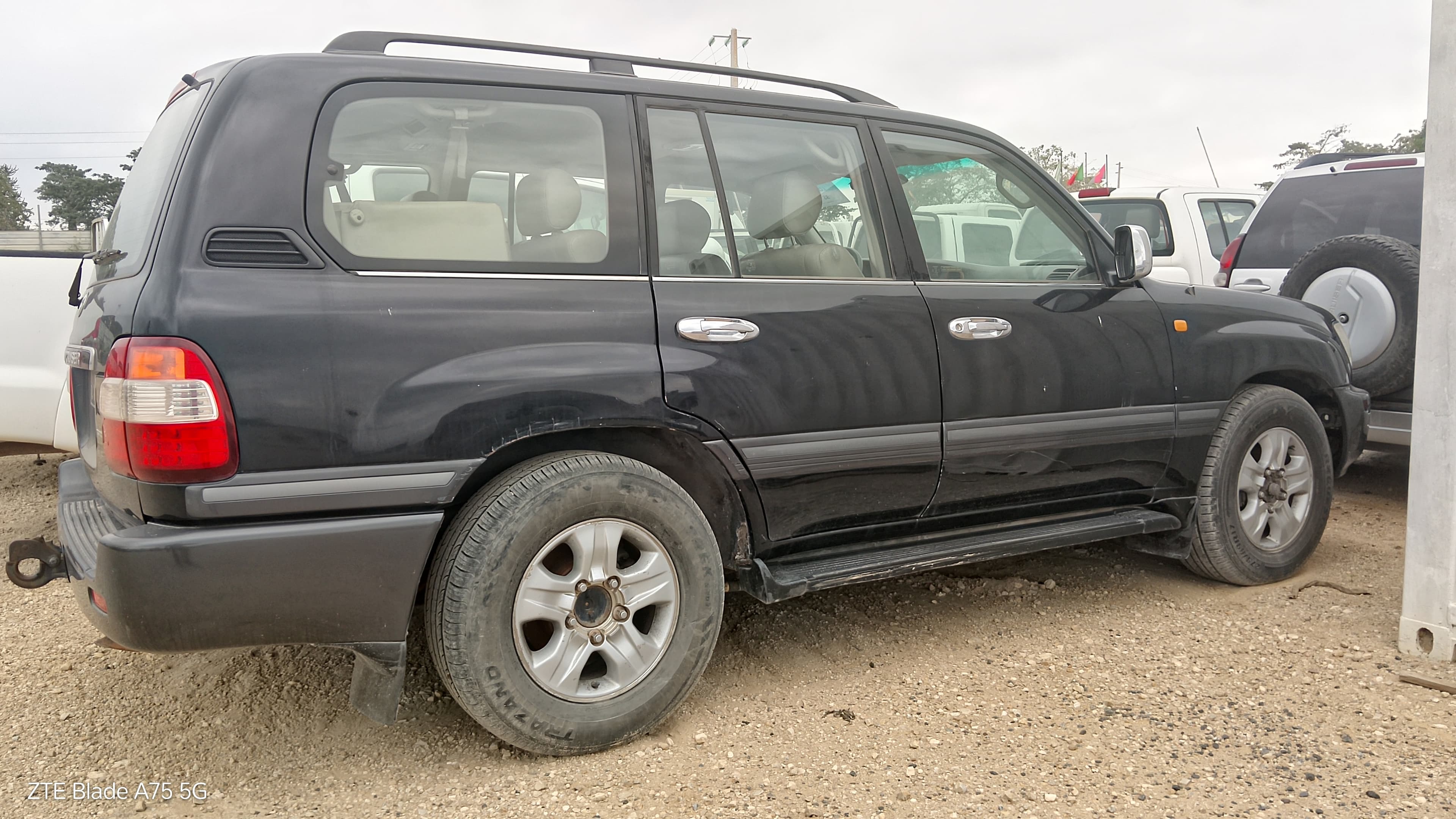 Jipe Toyota Land Cruiser VX — image 2