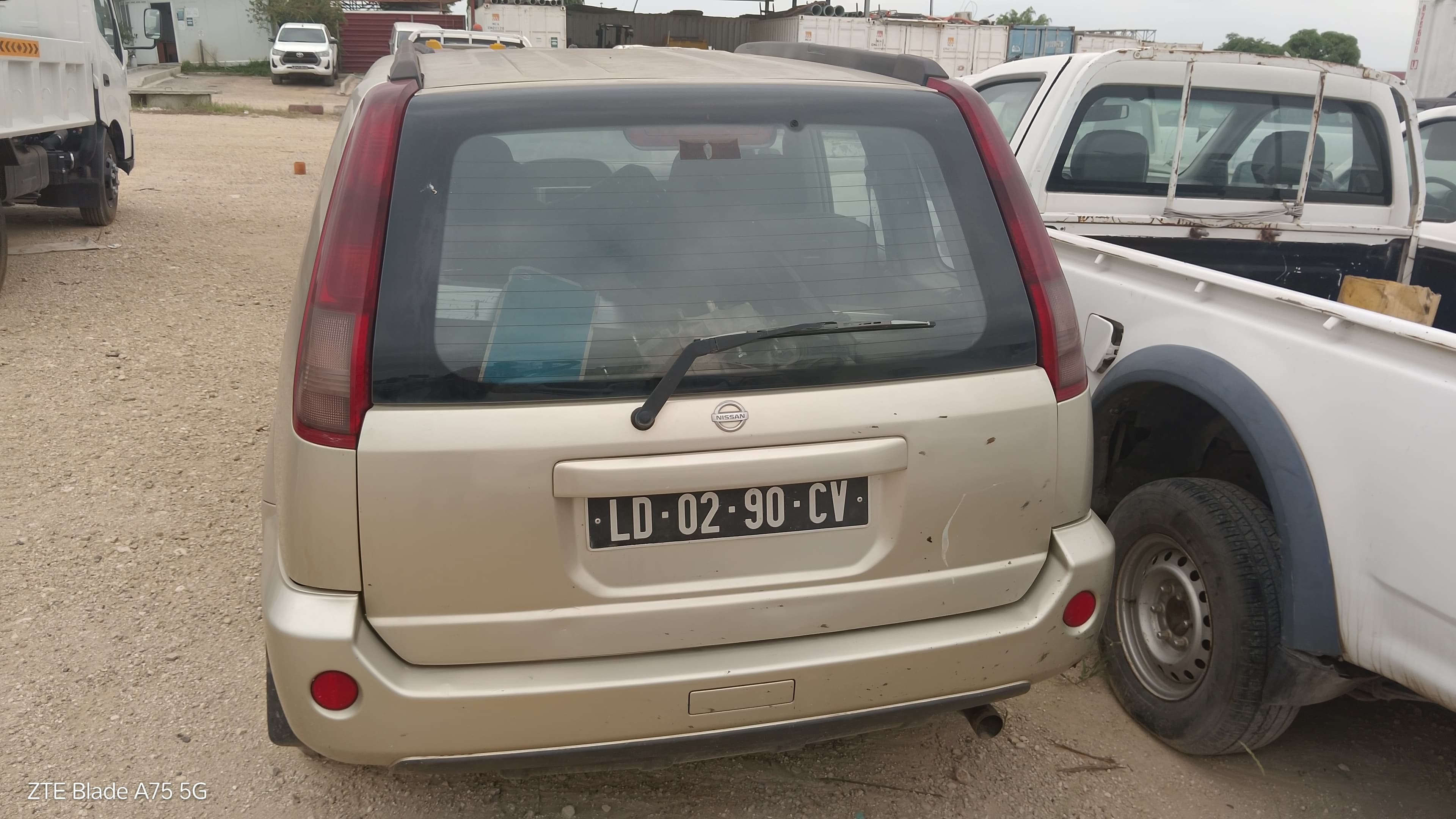 Jipe Nissan X-Trail — image 6