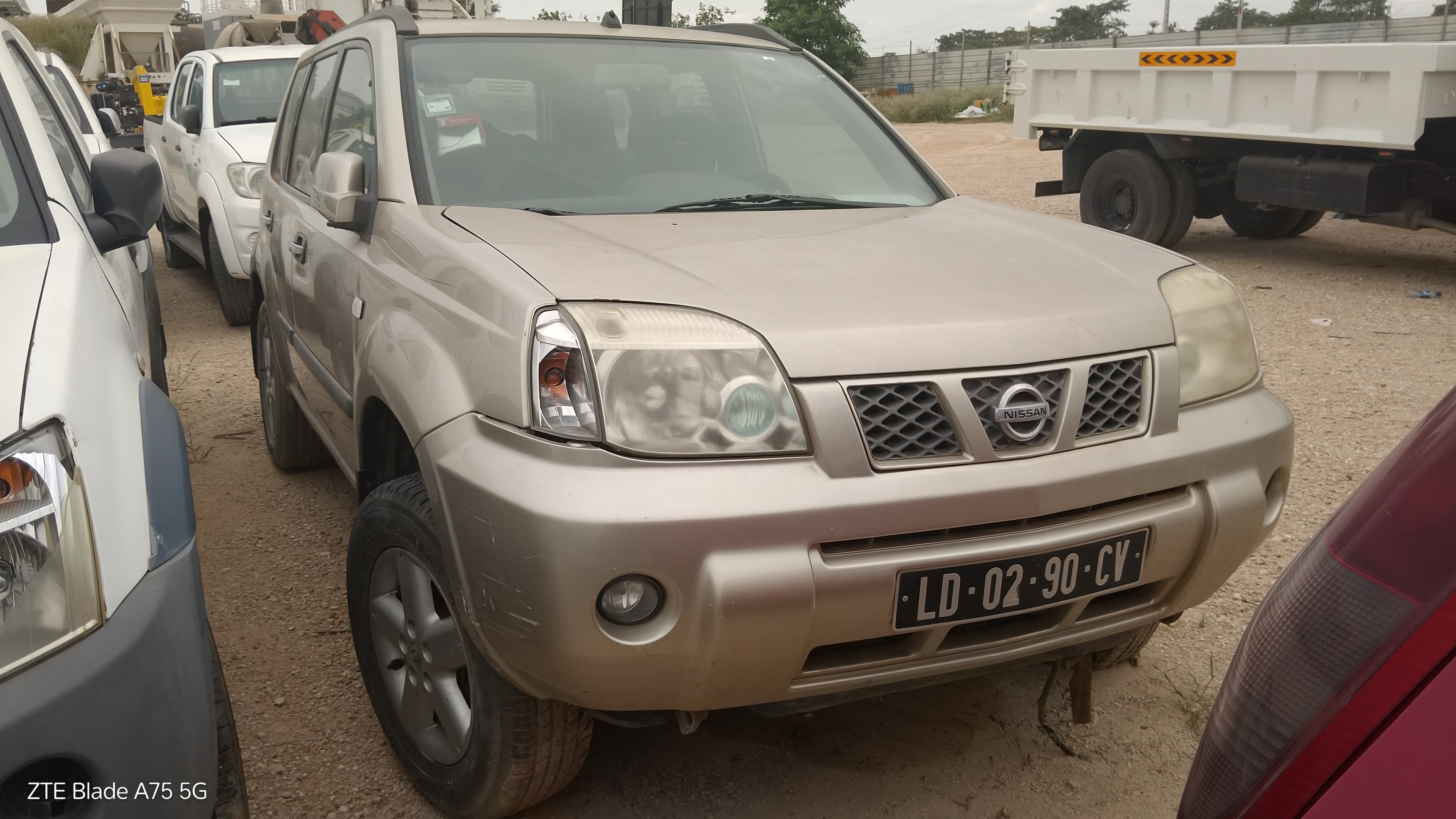 Jipe Nissan X-Trail — image 2