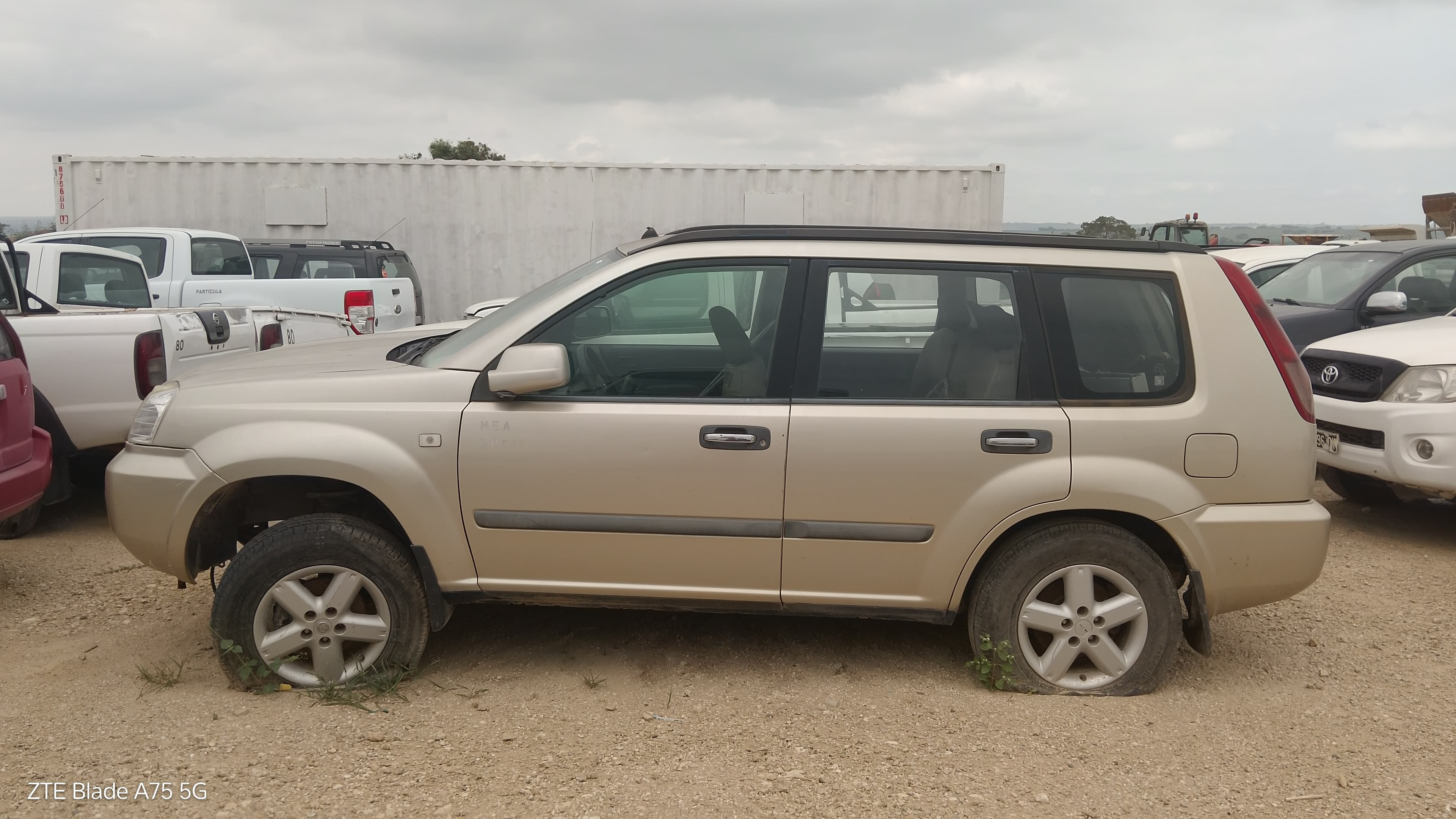 Jipe Nissan X-Trail — image 3