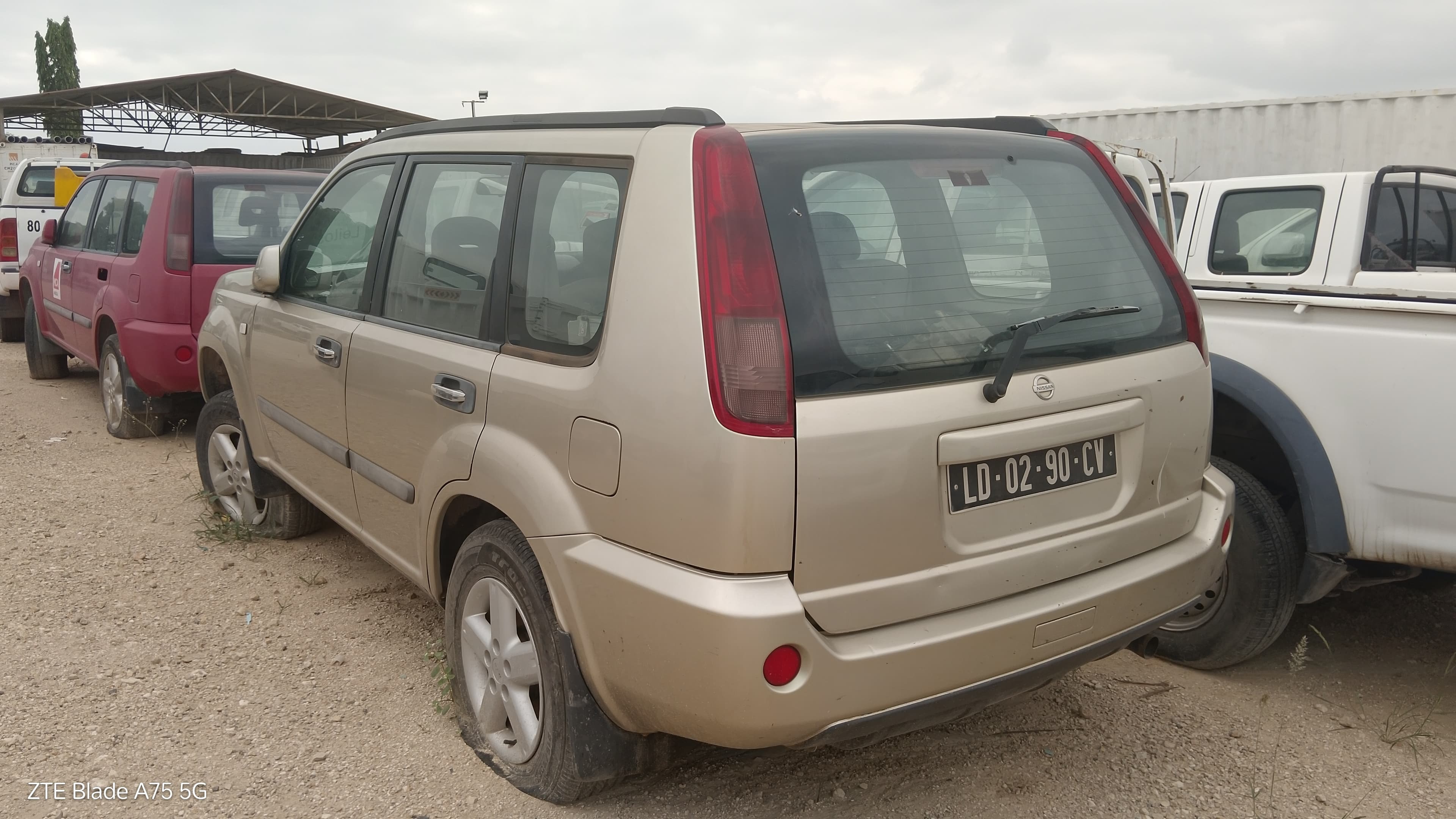 Jipe Nissan X-Trail — image 4