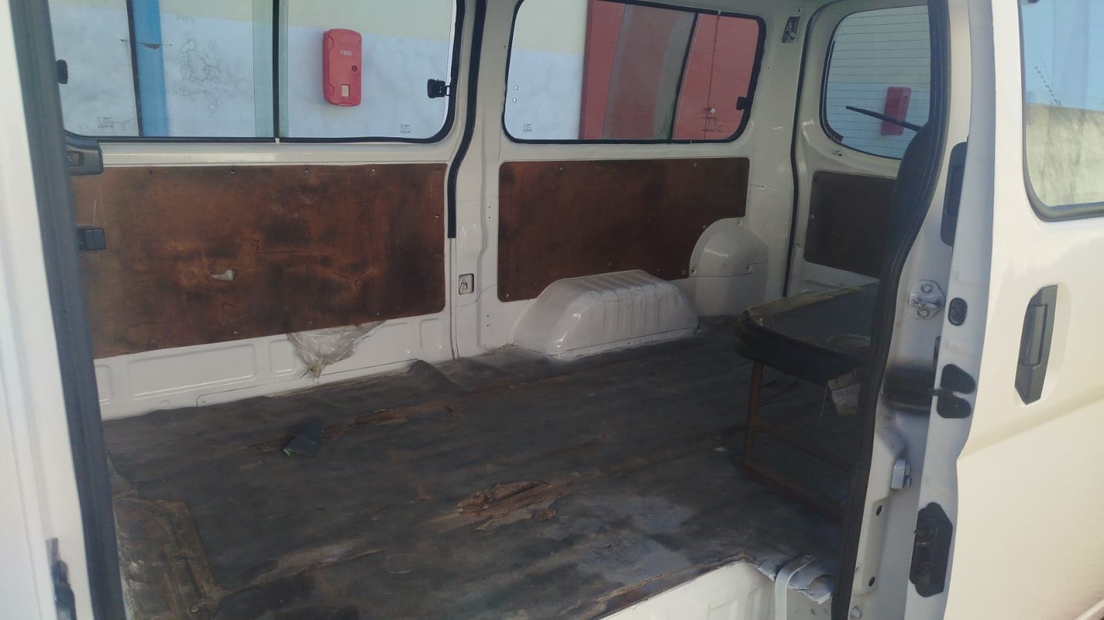 Nissan Caravan 2.50m - 2006 — image 10