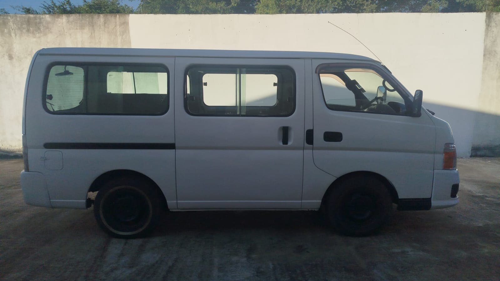Nissan Caravan 2.50m - 2006 — image 5