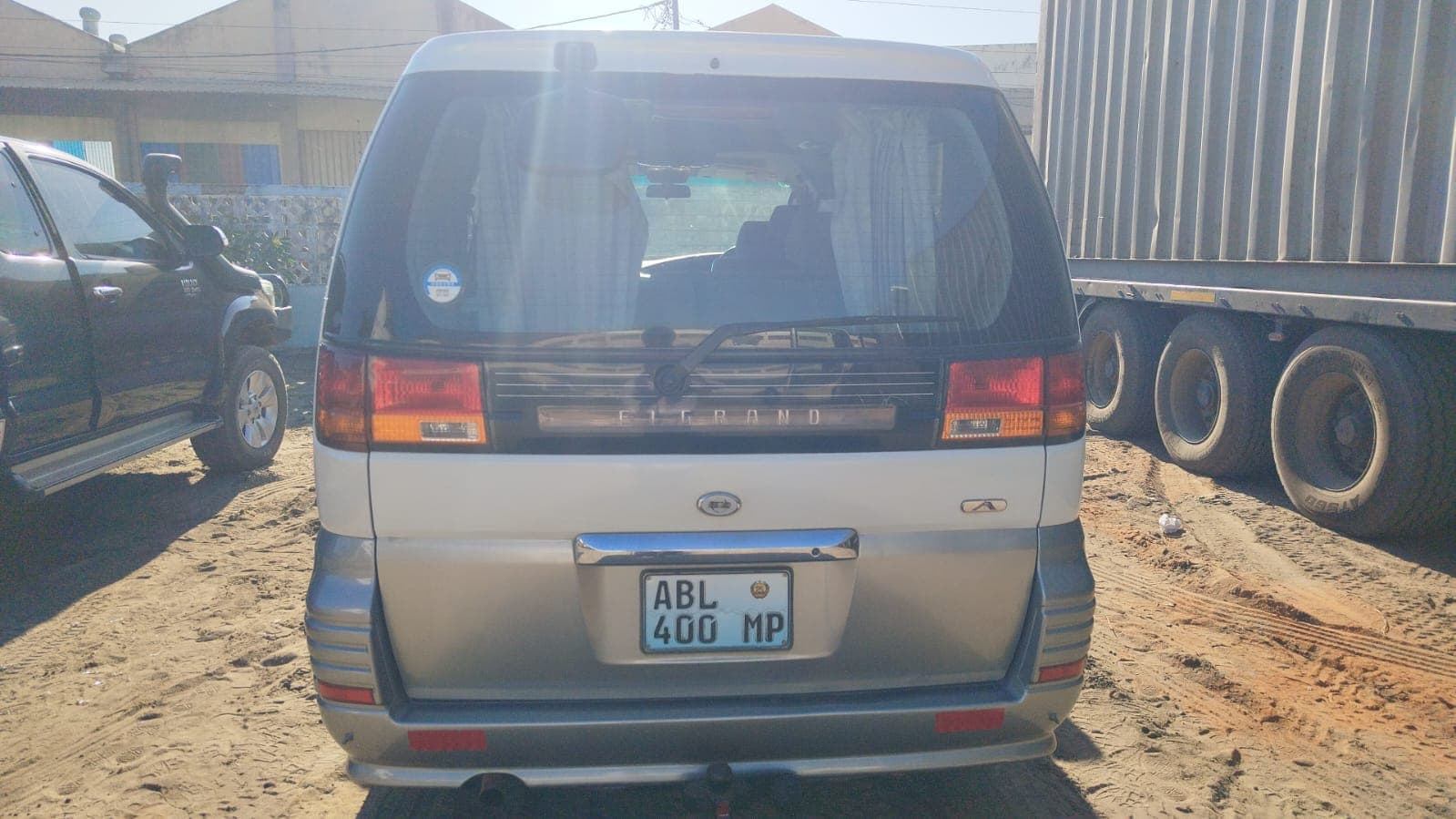 Nissan Elgrand — imagen 9