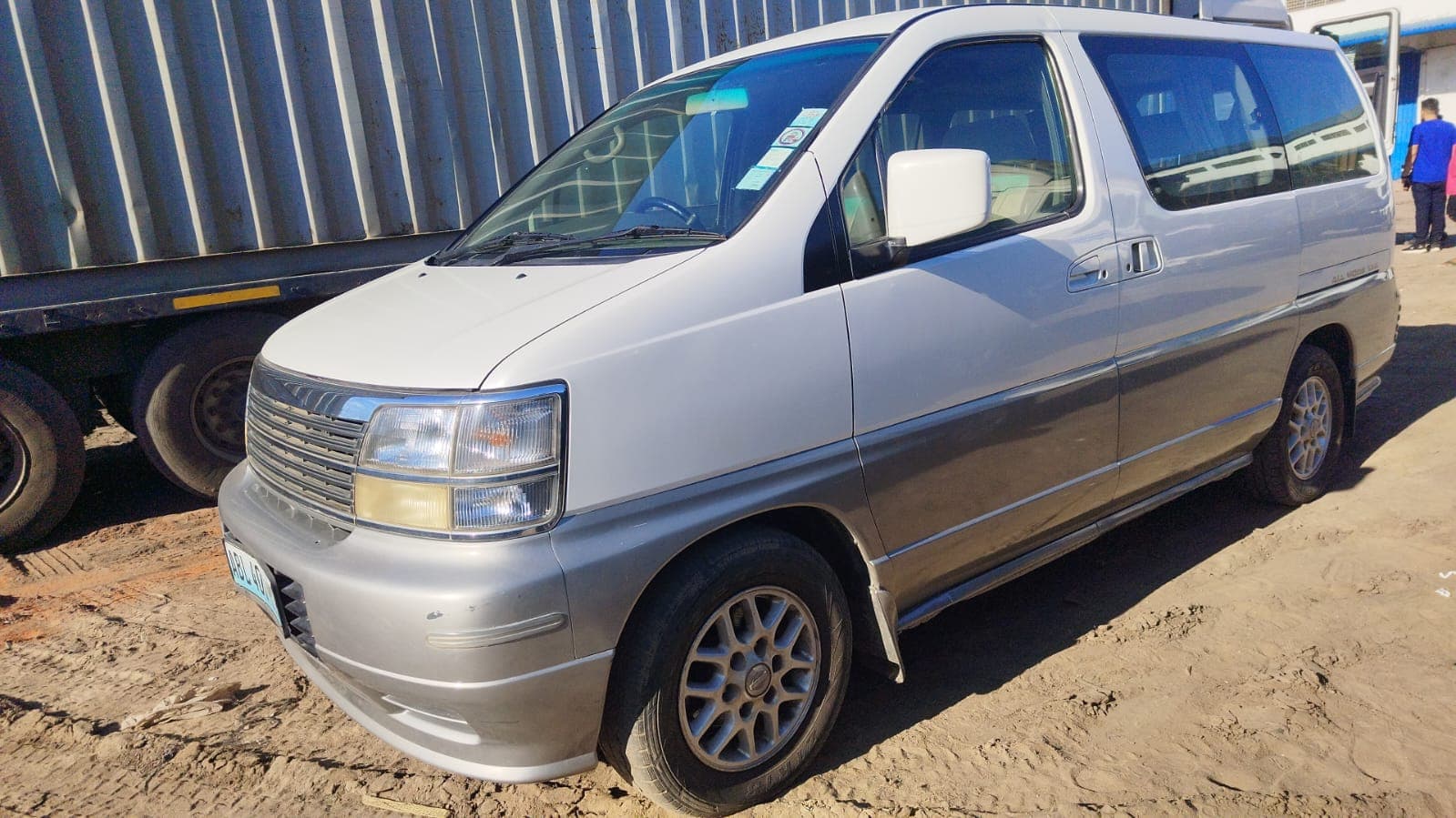 Nissan Elgrand — imagen 6