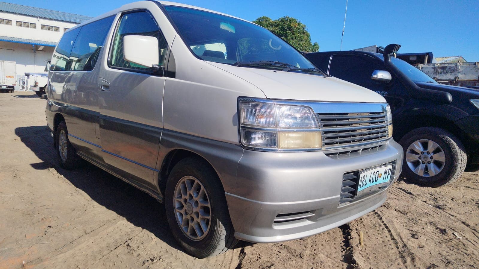 Nissan Elgrand — imagen 2