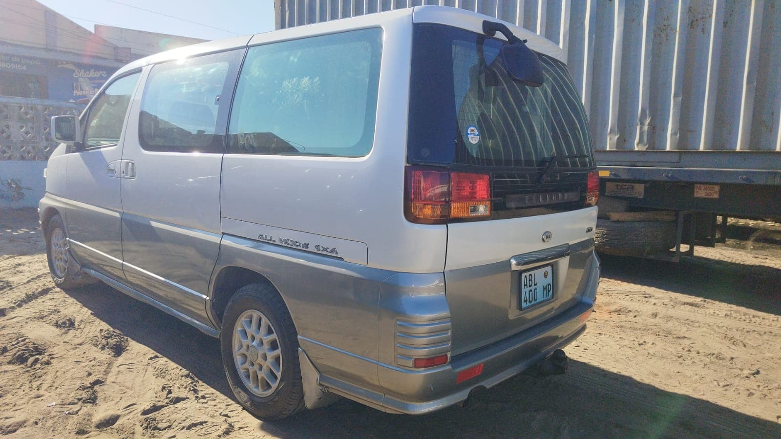 Nissan Elgrand — imagen 8