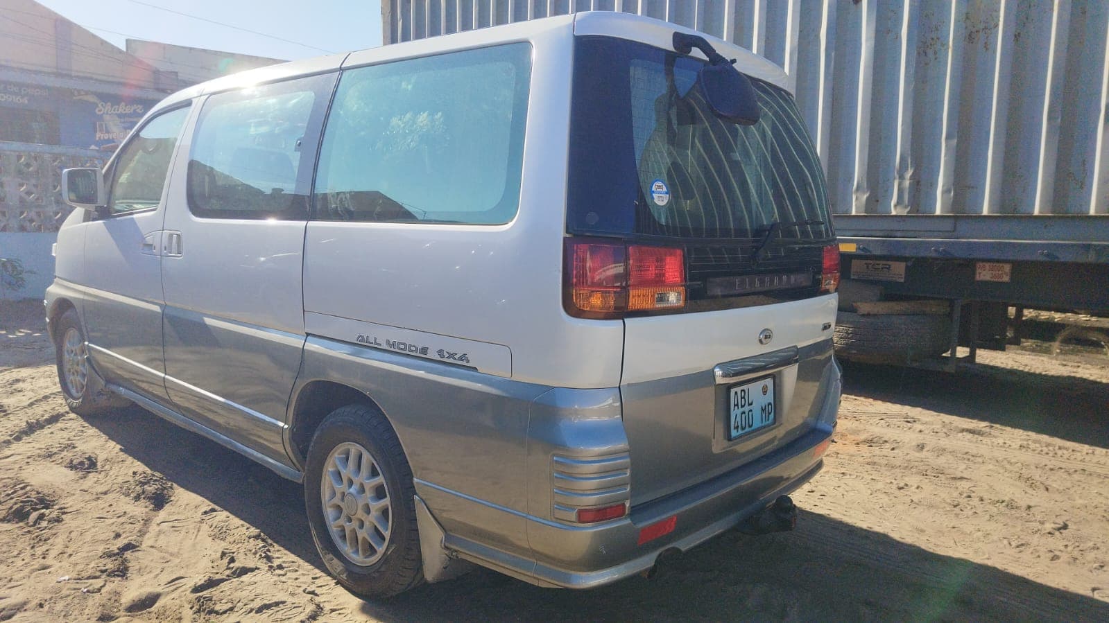 Nissan Elgrand — imagen 12