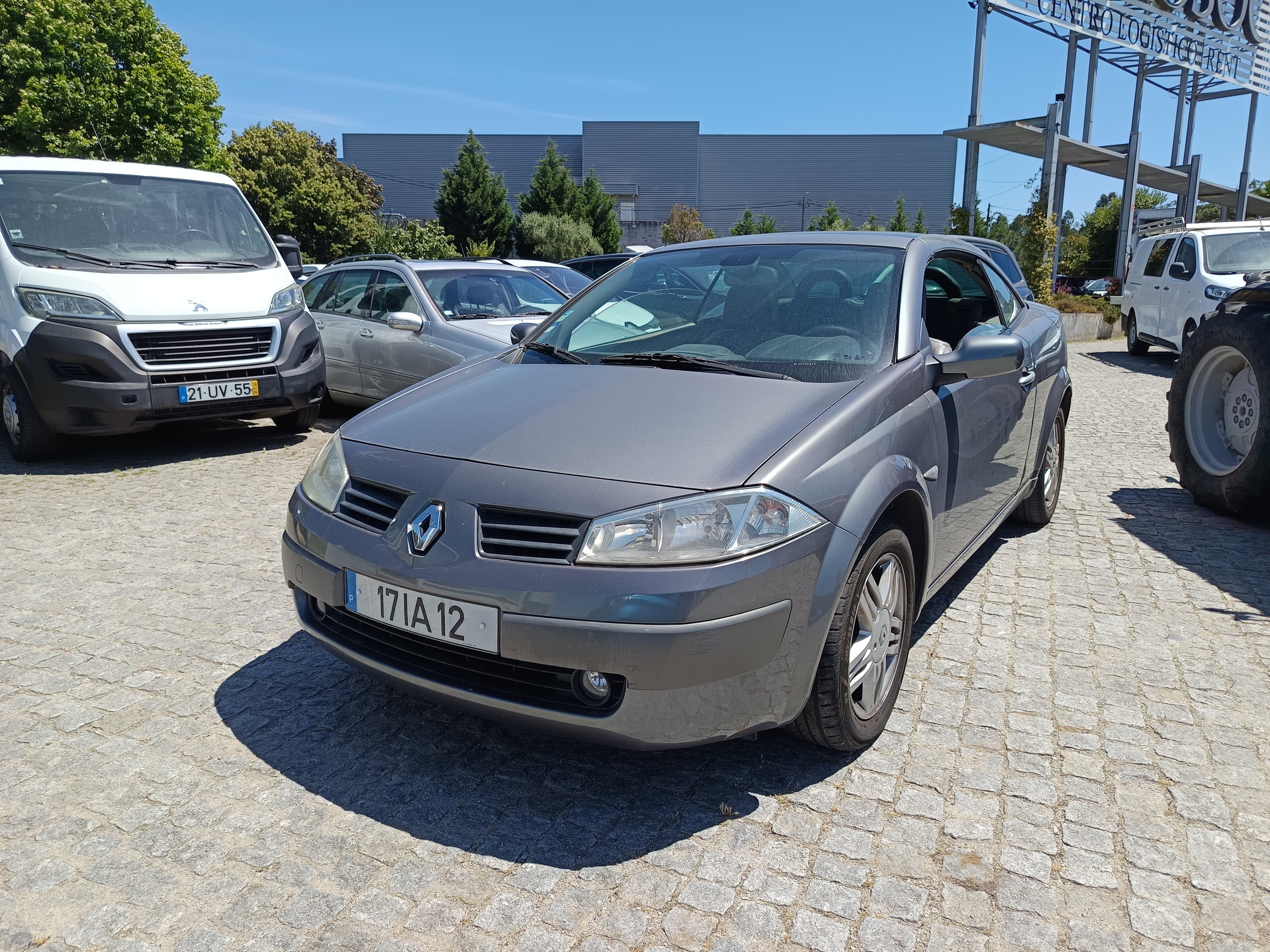 Renault Megáne Cabrio · Ano 2004 — image 2