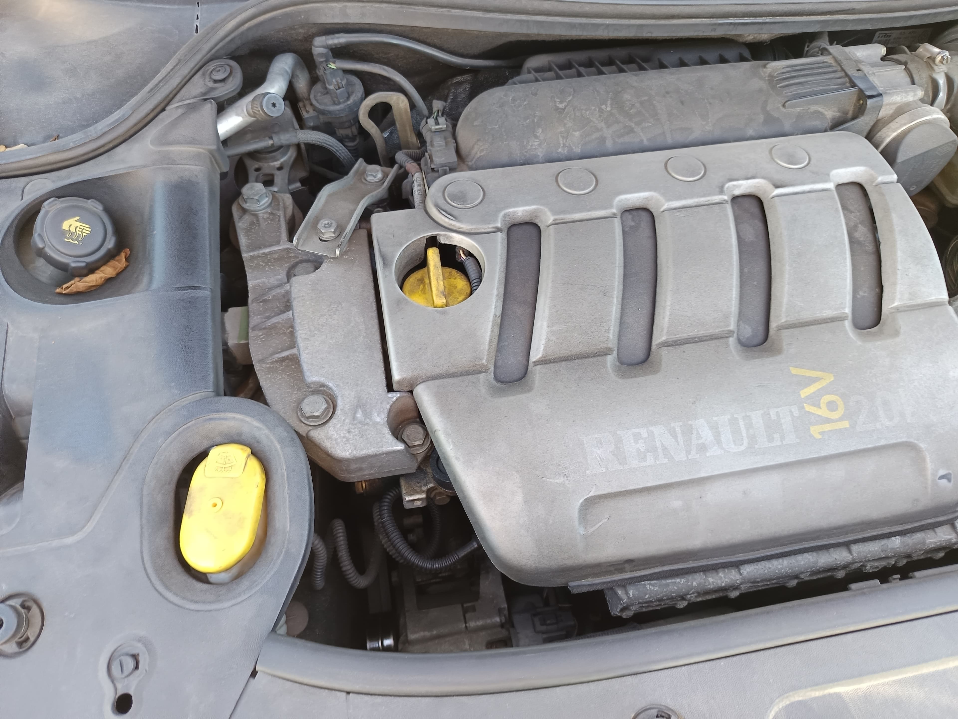 Renault Megáne Cabrio · Ano 2004 — image 21