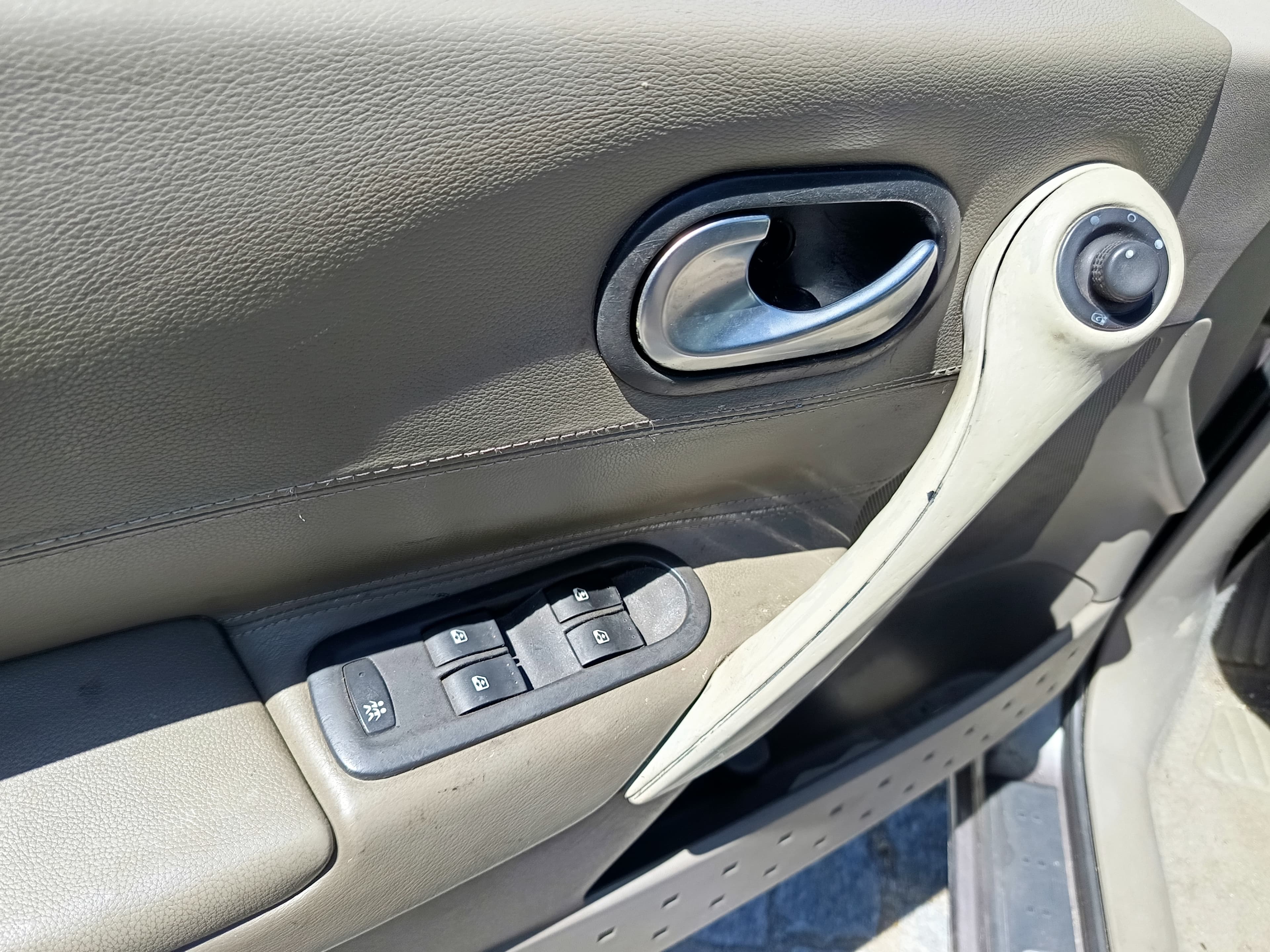 Renault Megáne Cabrio · Ano 2004 — image 31