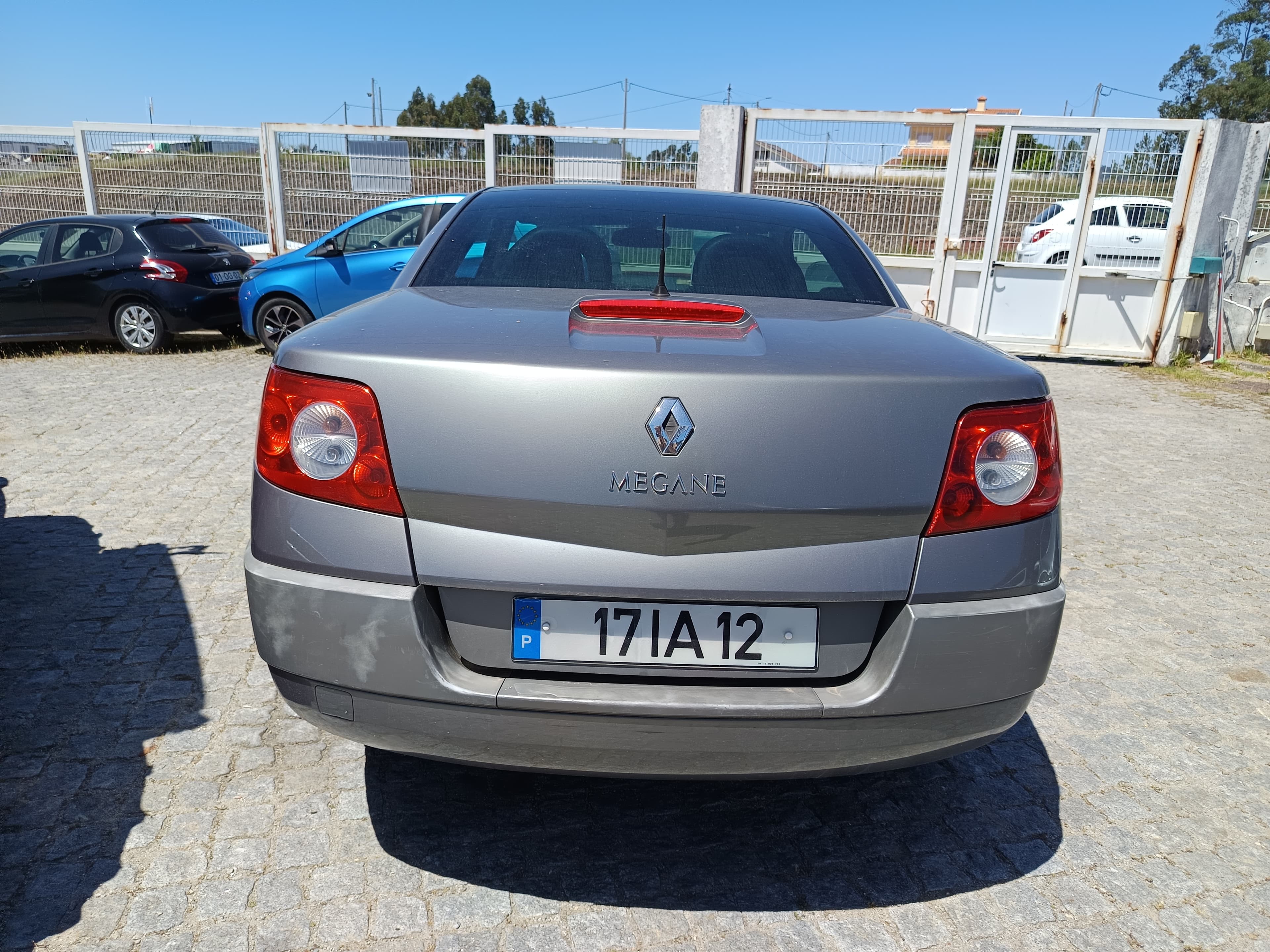 Renault Megáne Cabrio · Ano 2004 — image 9