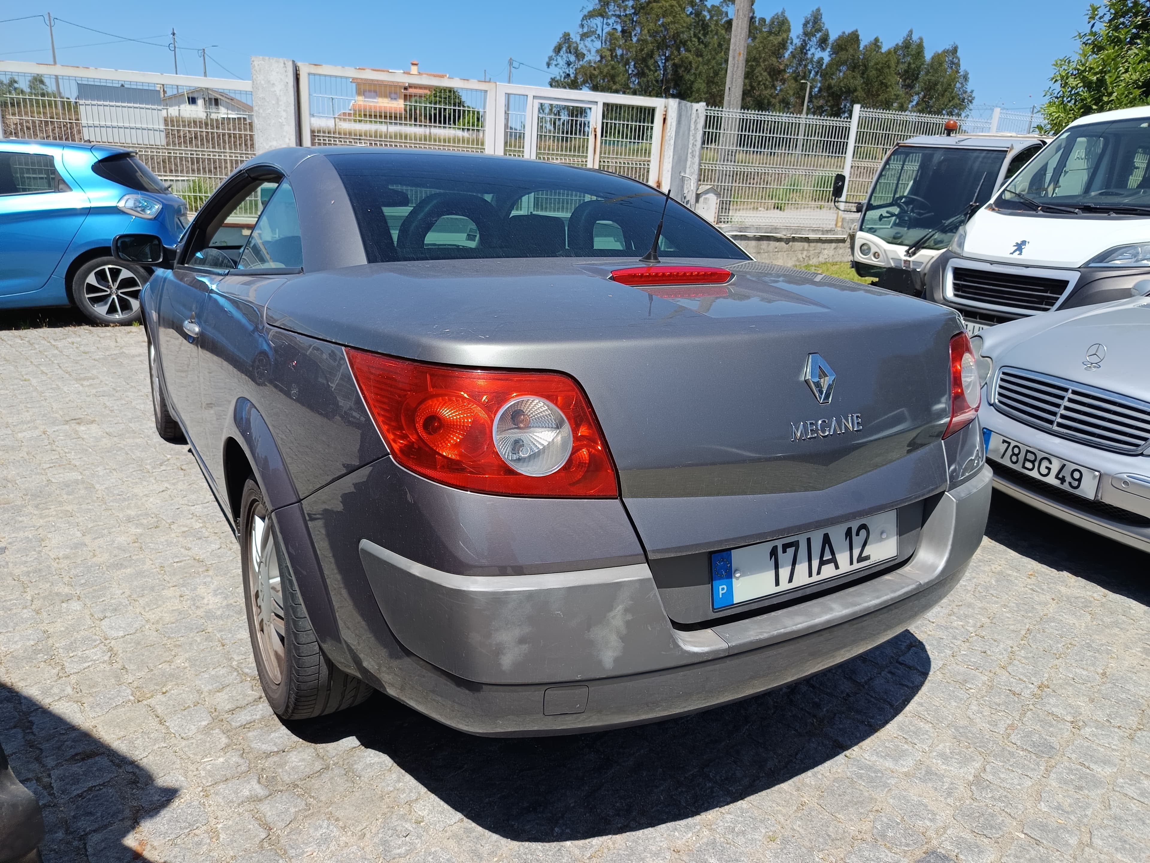 Renault Megáne Cabrio · Ano 2004 — image 10