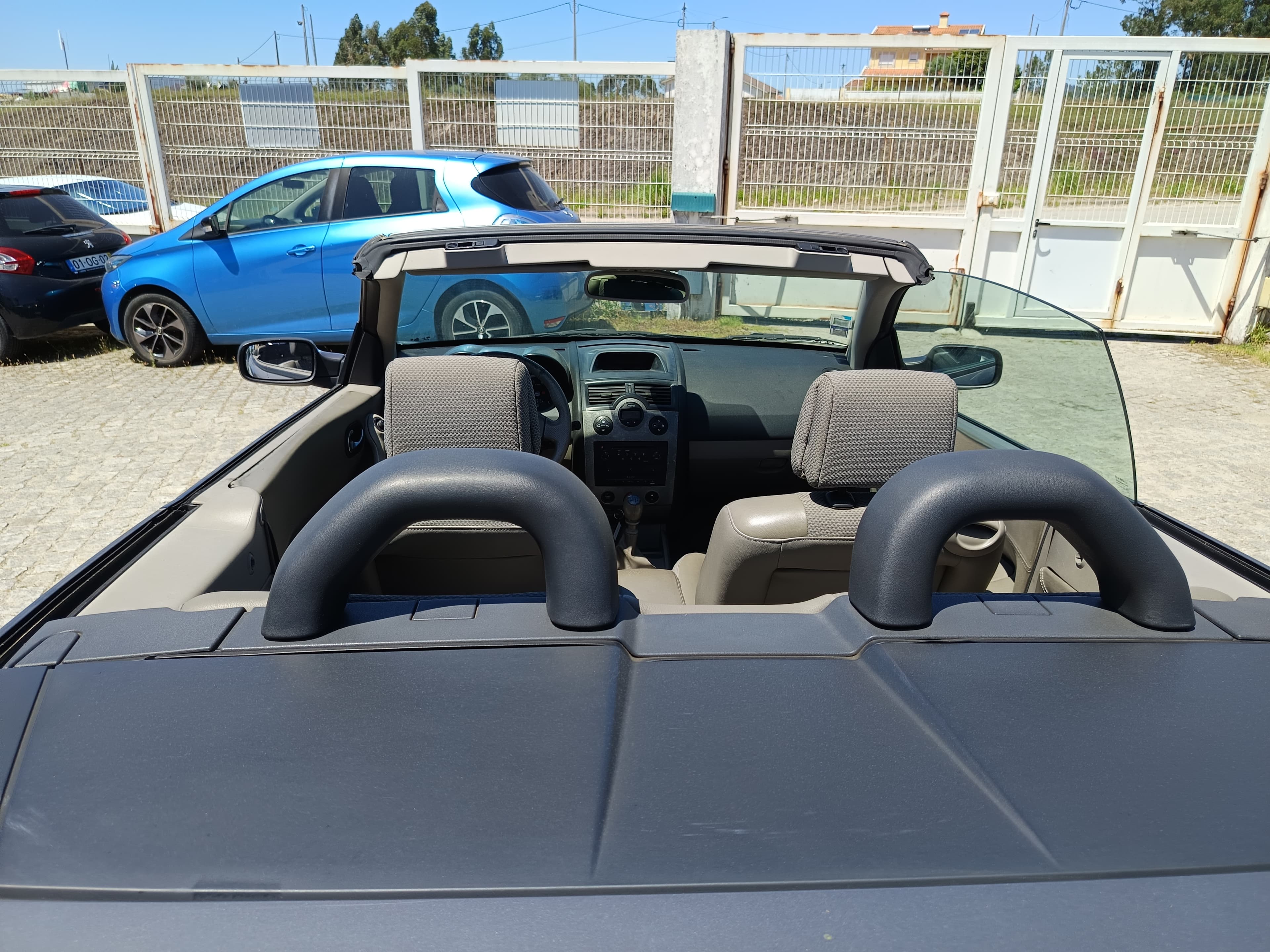 Renault Megáne Cabrio · Ano 2004 — image 12