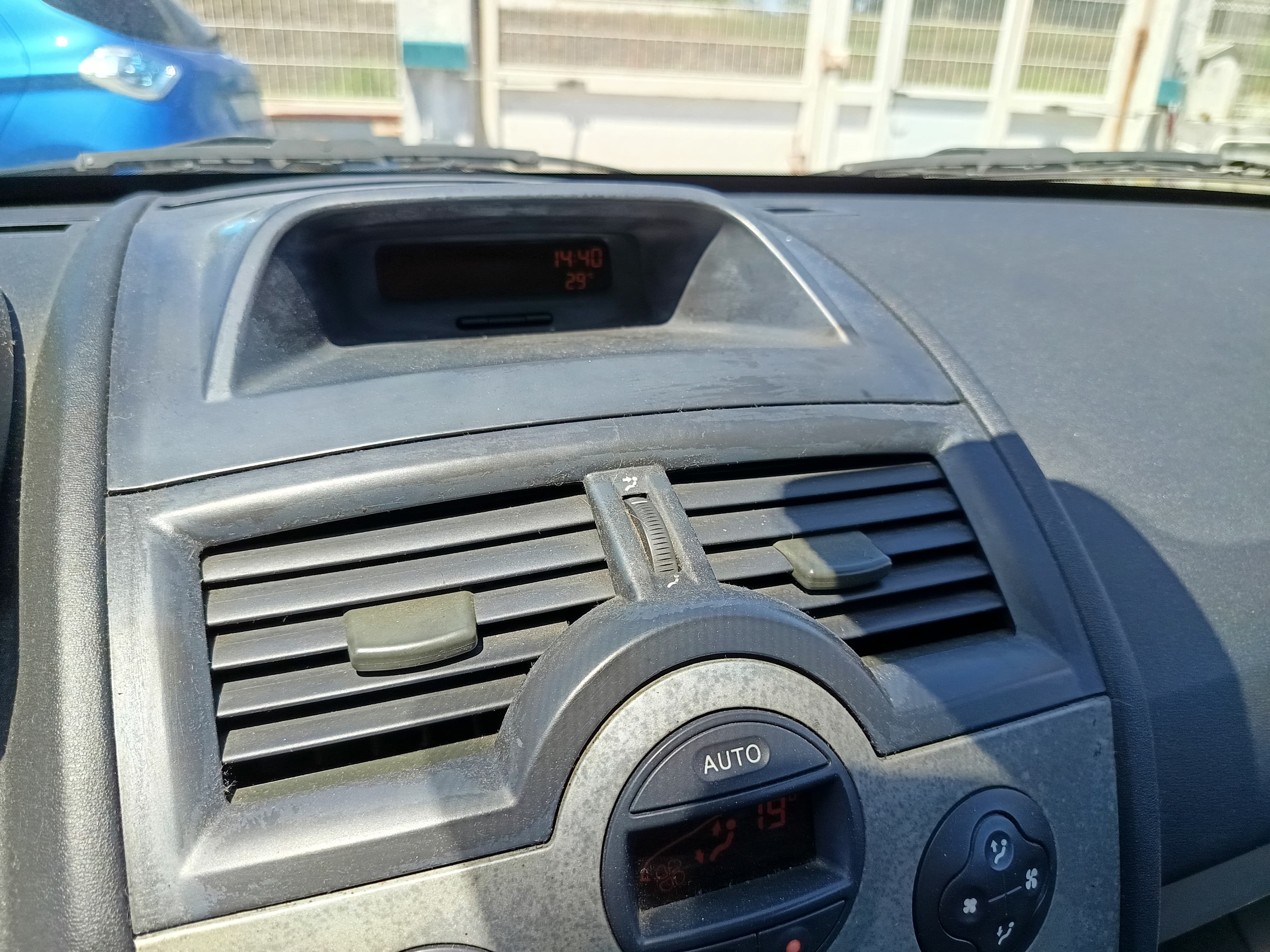 Renault Megáne Cabrio · Ano 2004 — image 38