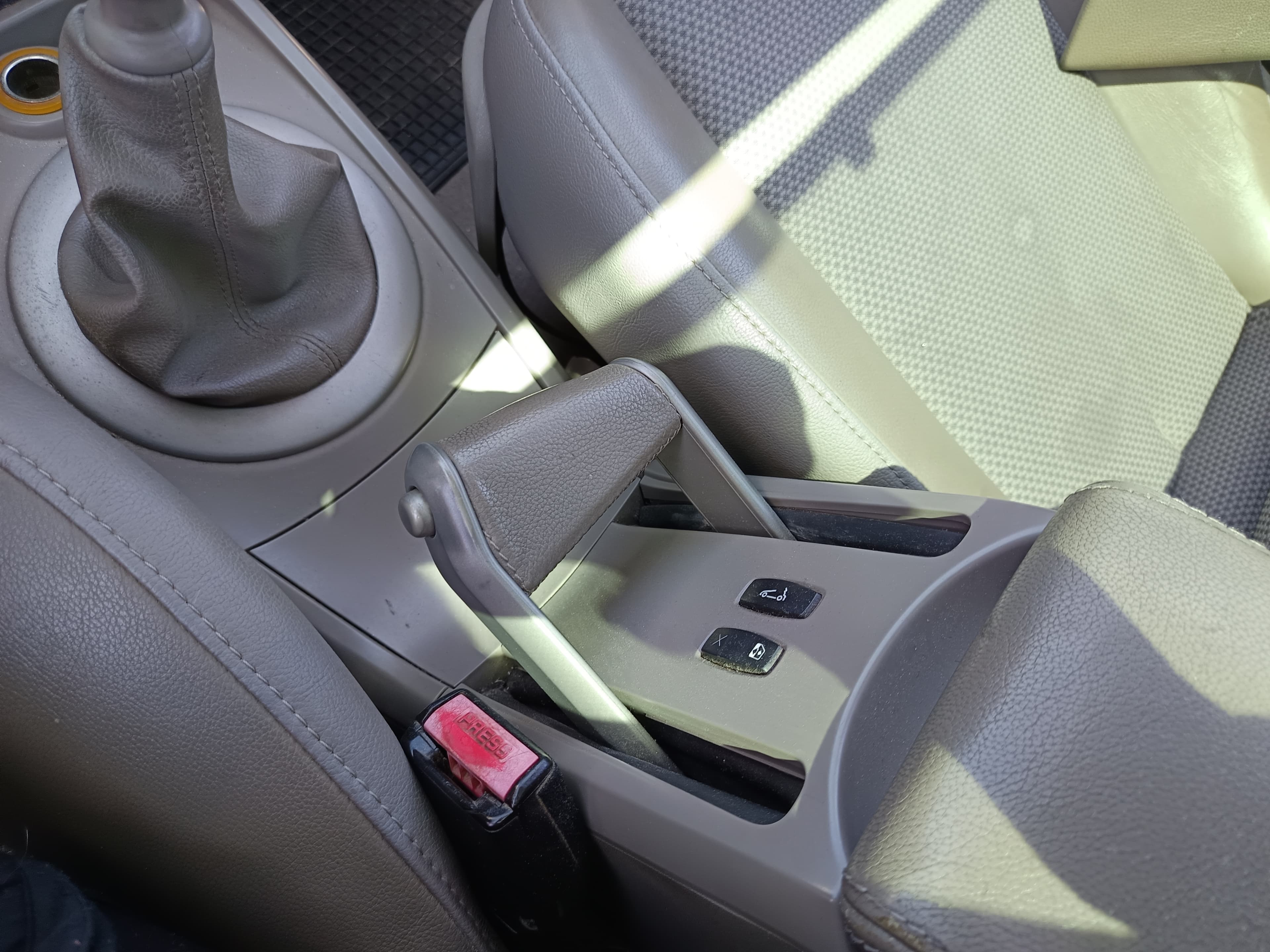 Renault Megáne Cabrio · Ano 2004 — image 41