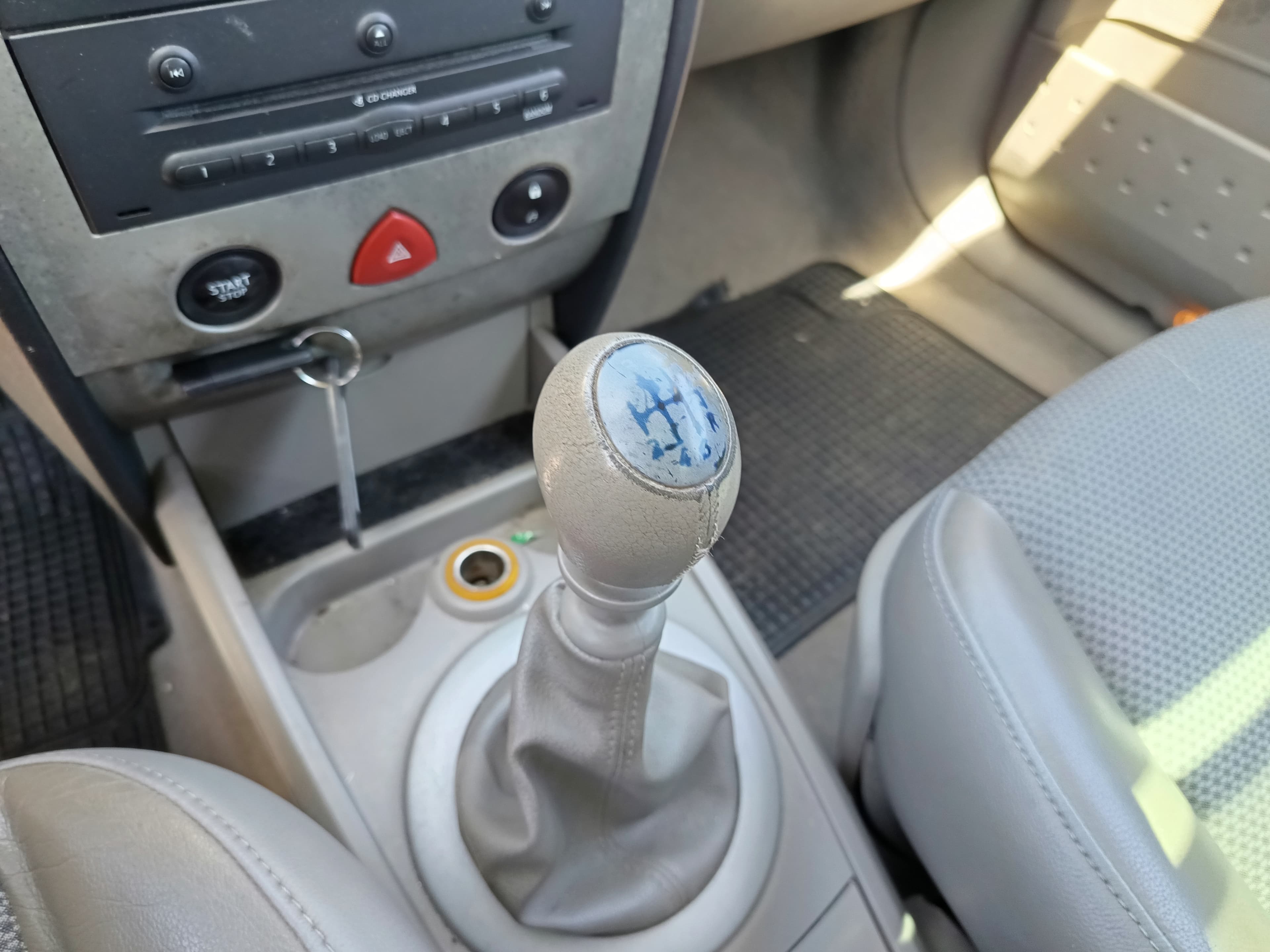 Renault Megáne Cabrio · Ano 2004 — image 40