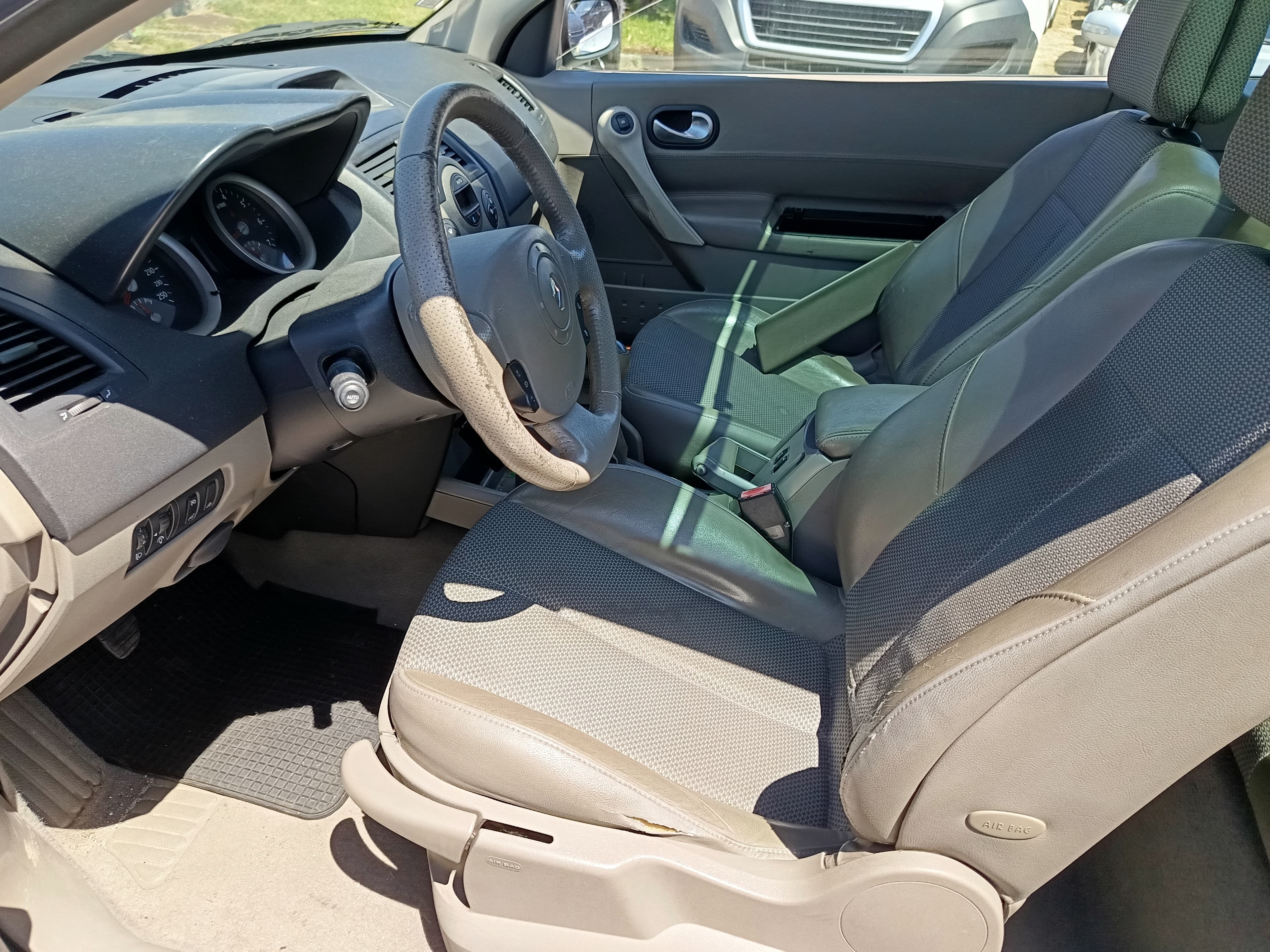 Renault Megáne Cabrio · Ano 2004 — image 32