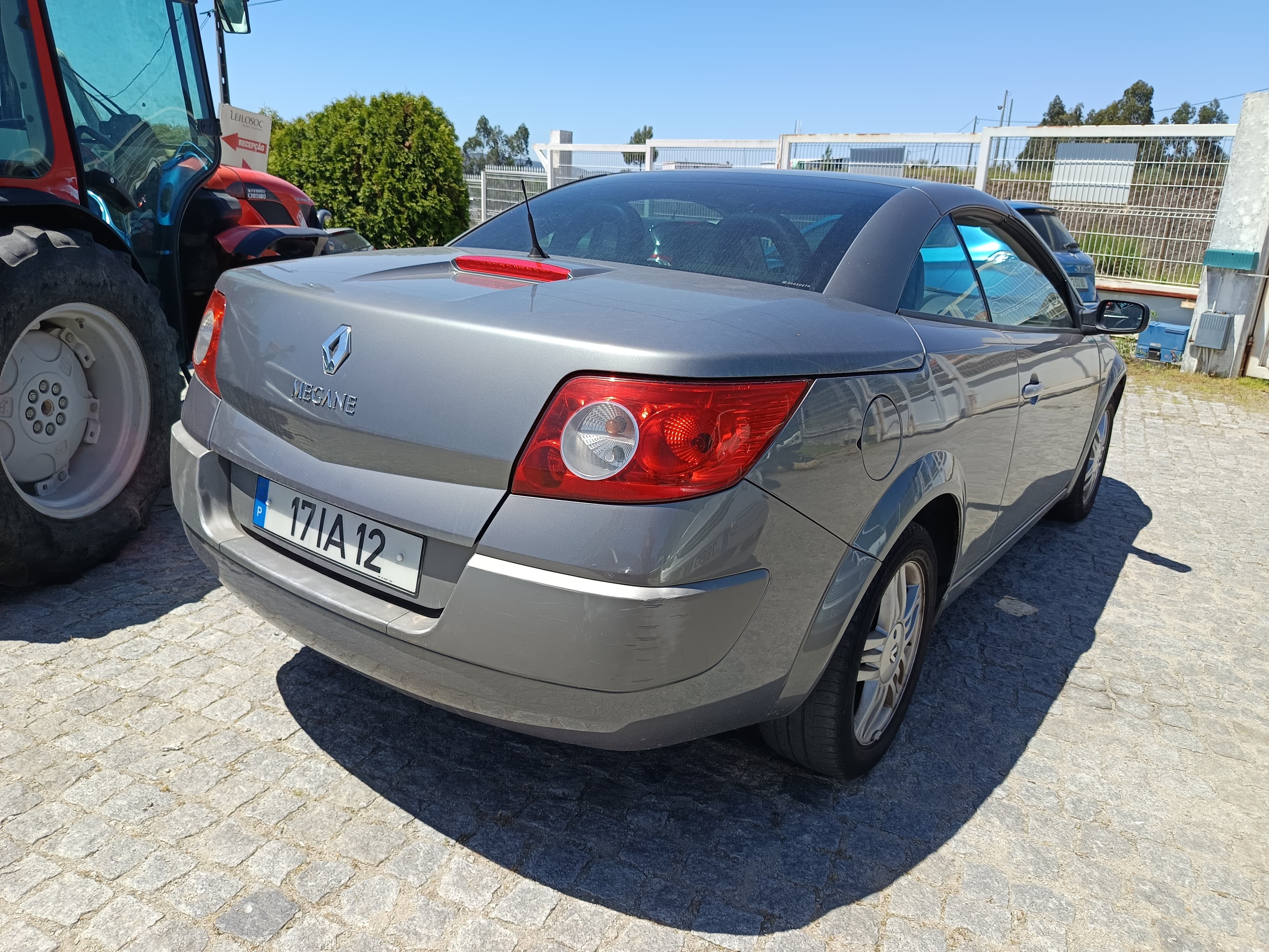 Renault Megáne Cabrio · Ano 2004 — image 8