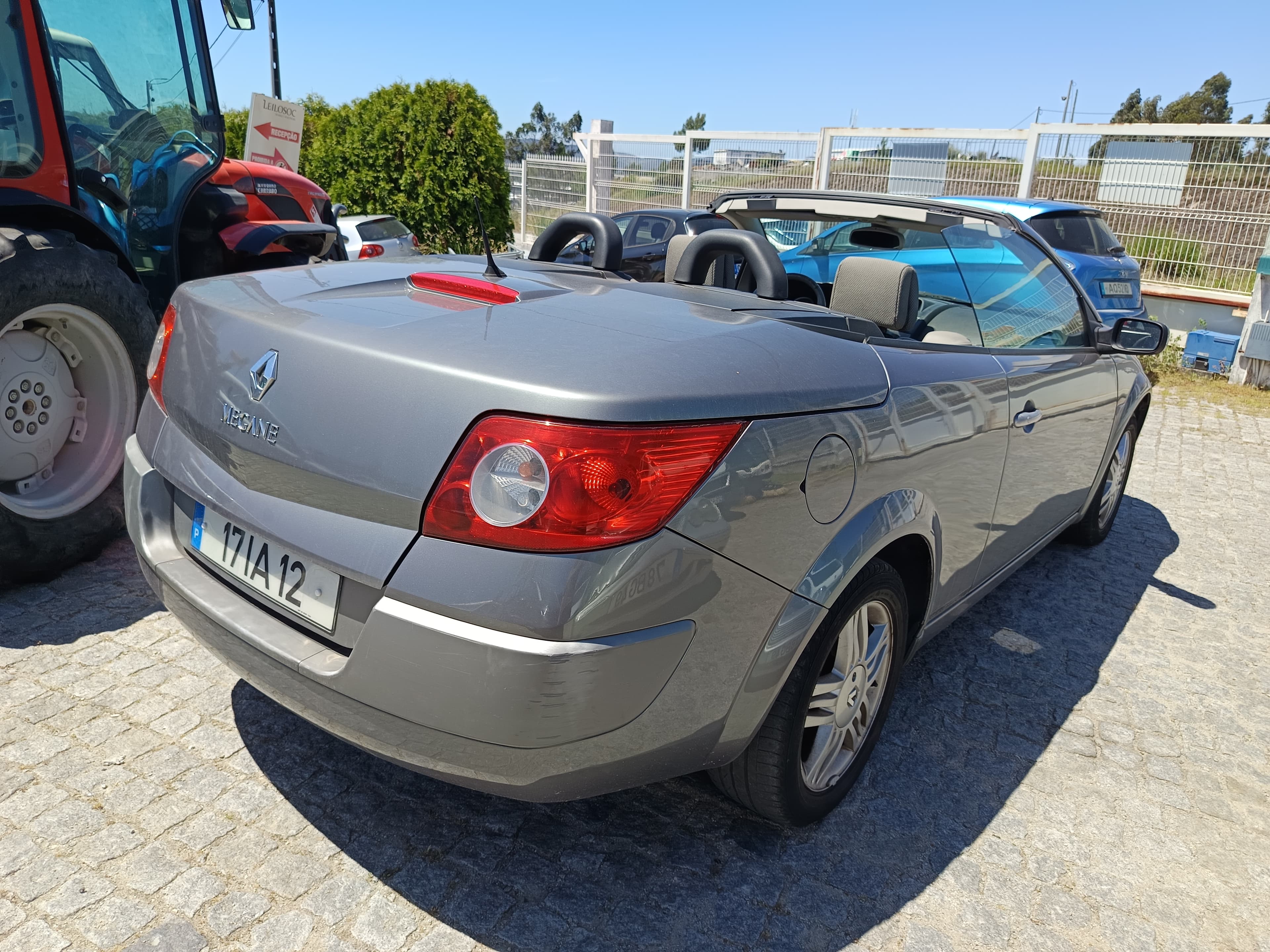 Renault Megáne Cabrio · Ano 2004 — image 7
