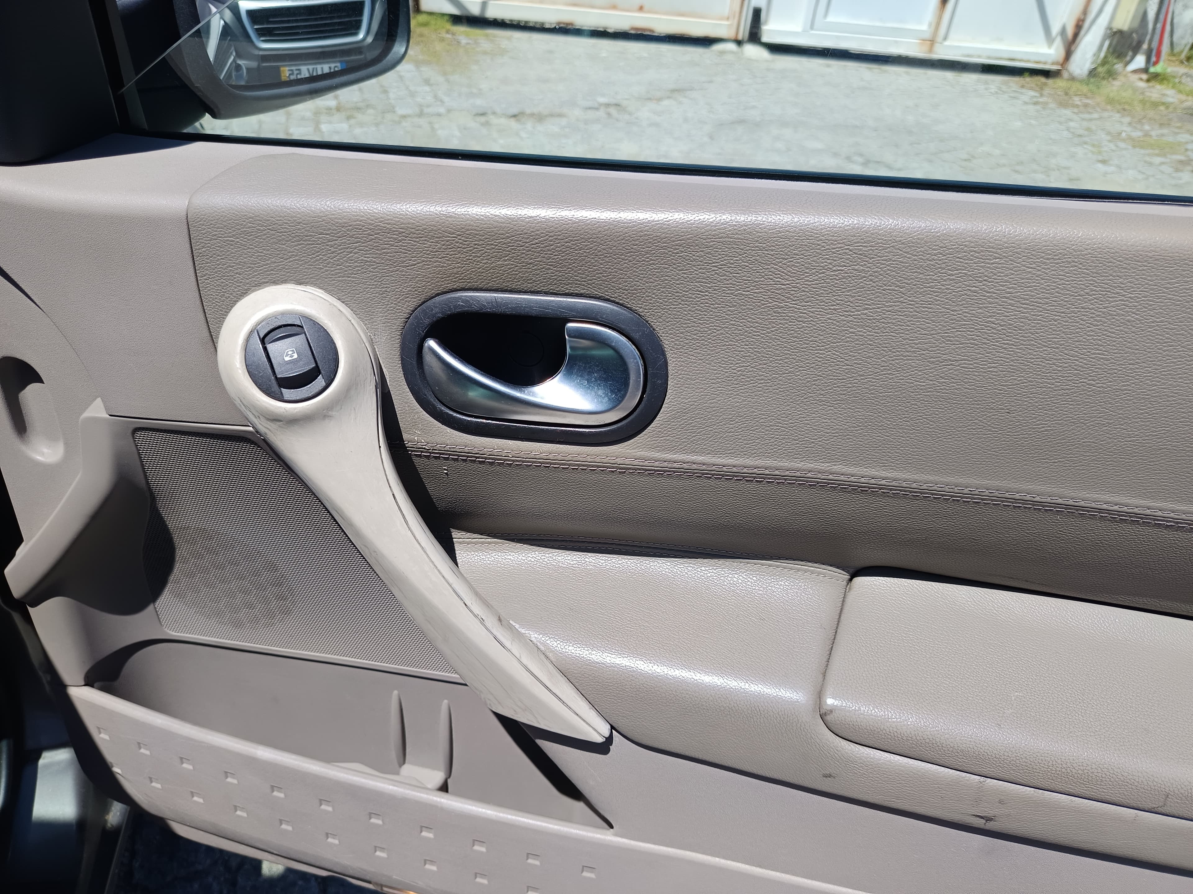 Renault Megáne Cabrio · Ano 2004 — image 25