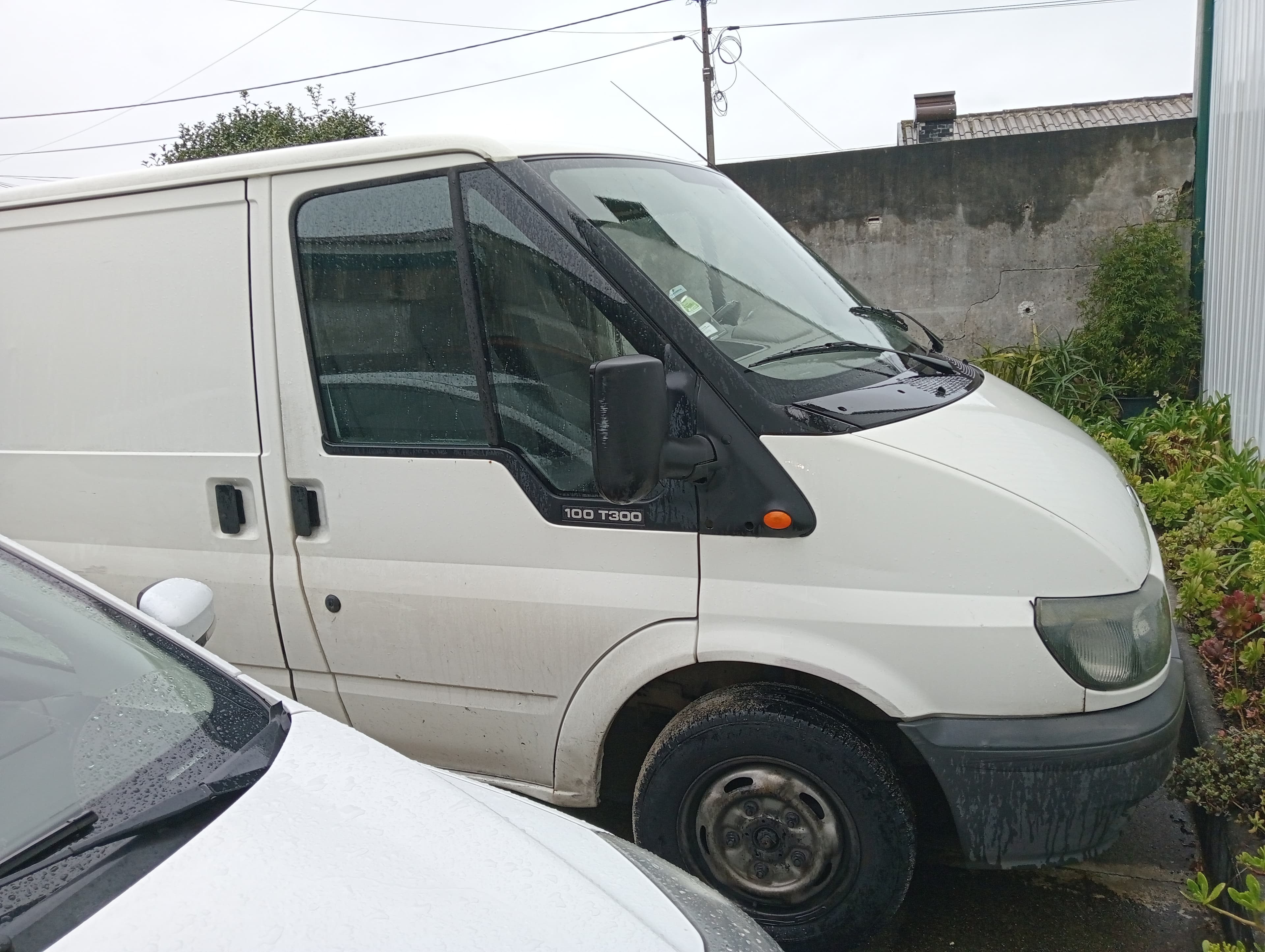 Ford Transit 300S · Ano 2002 — image 2