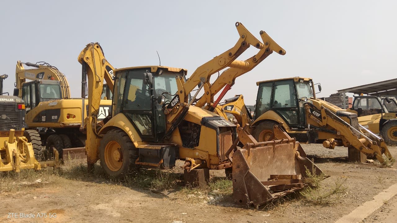 Retroescavadora Caterpillar 428F — imagen 2