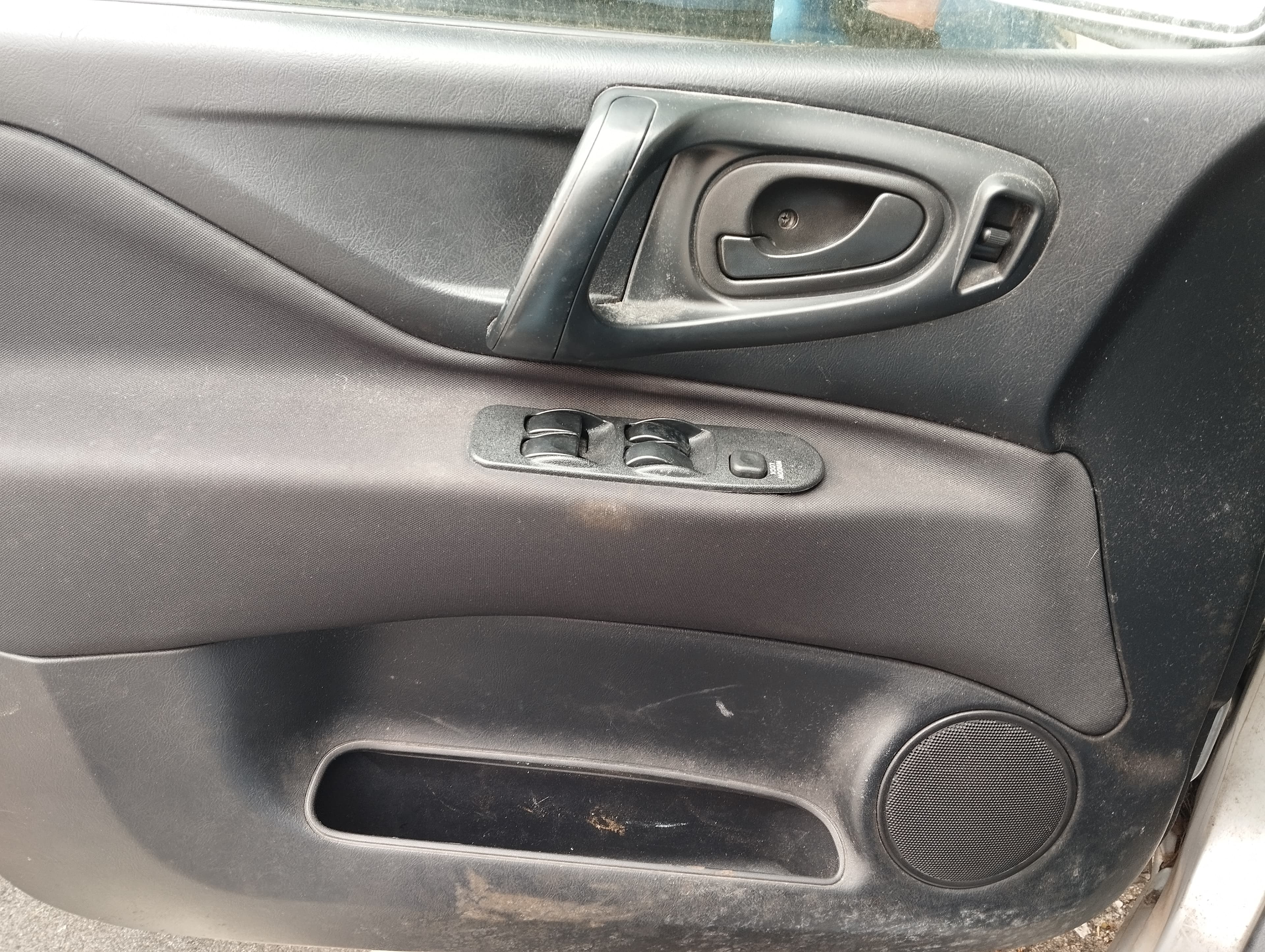 Mitsubishi Space Star 1.6 16V · Ano 2003 — image 8