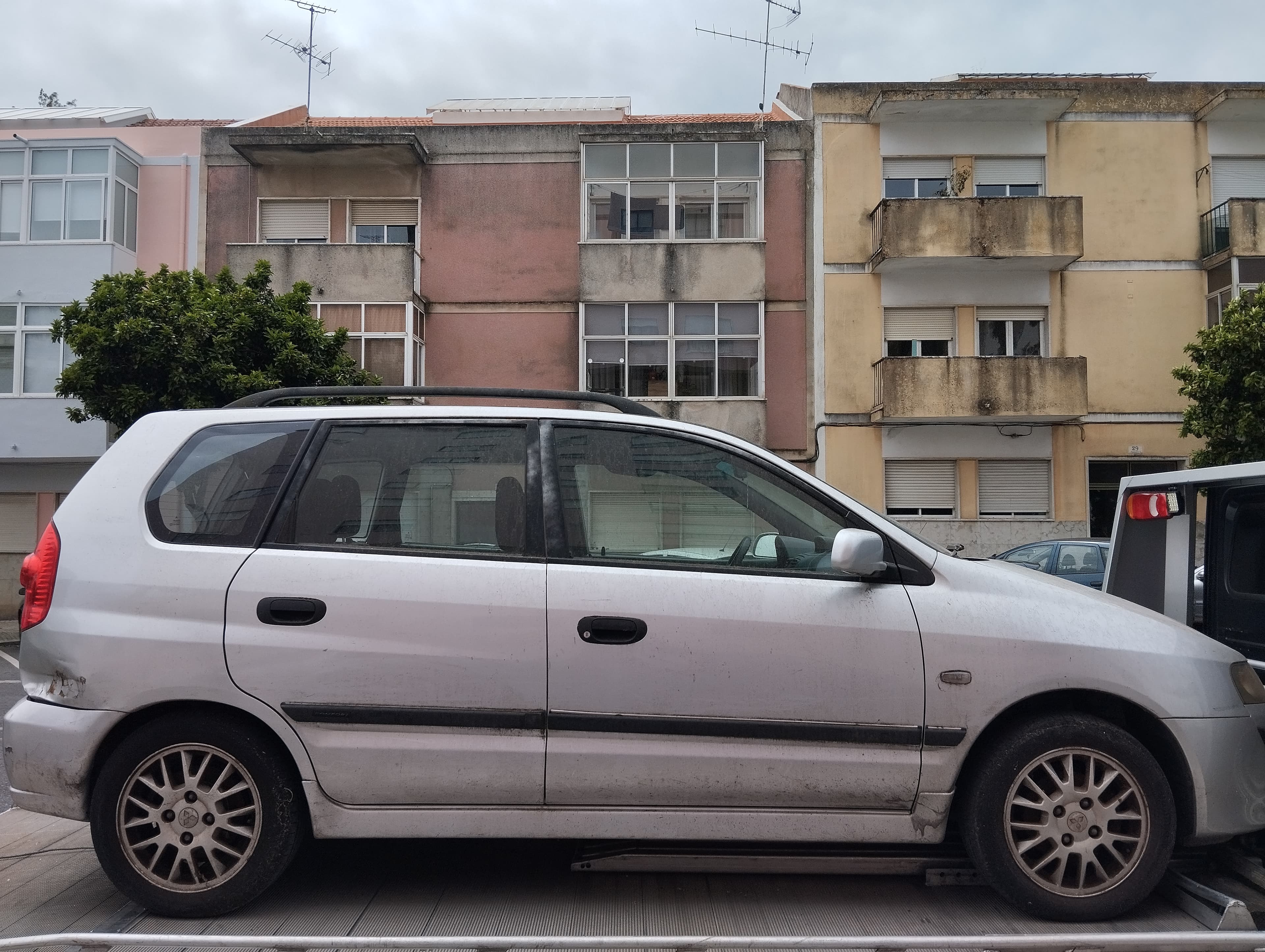 Mitsubishi Space Star 1.6 16V · Ano 2003 — image 6