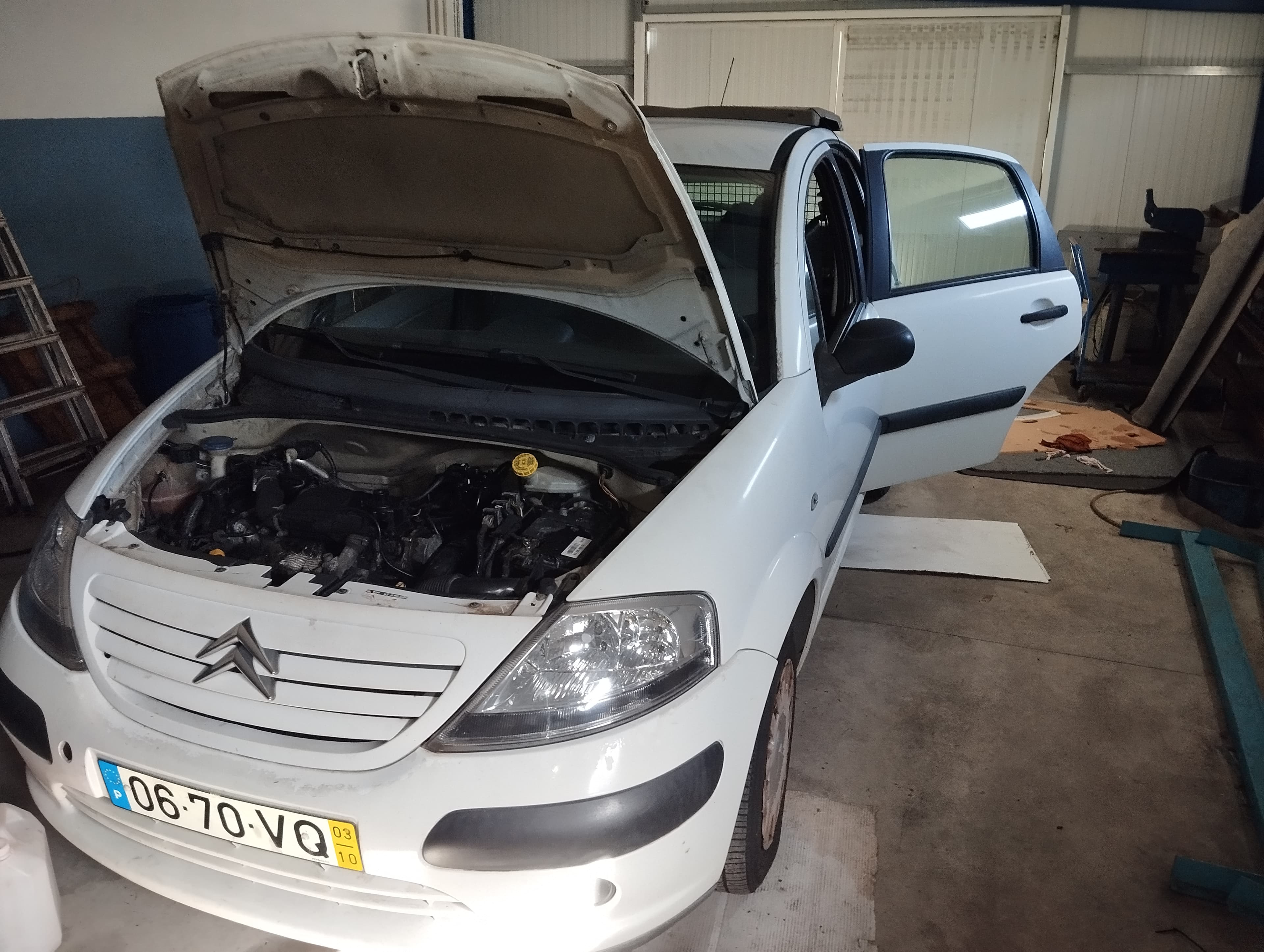Citroën C3 1.4 HDi · Ano 2003 — image 3
