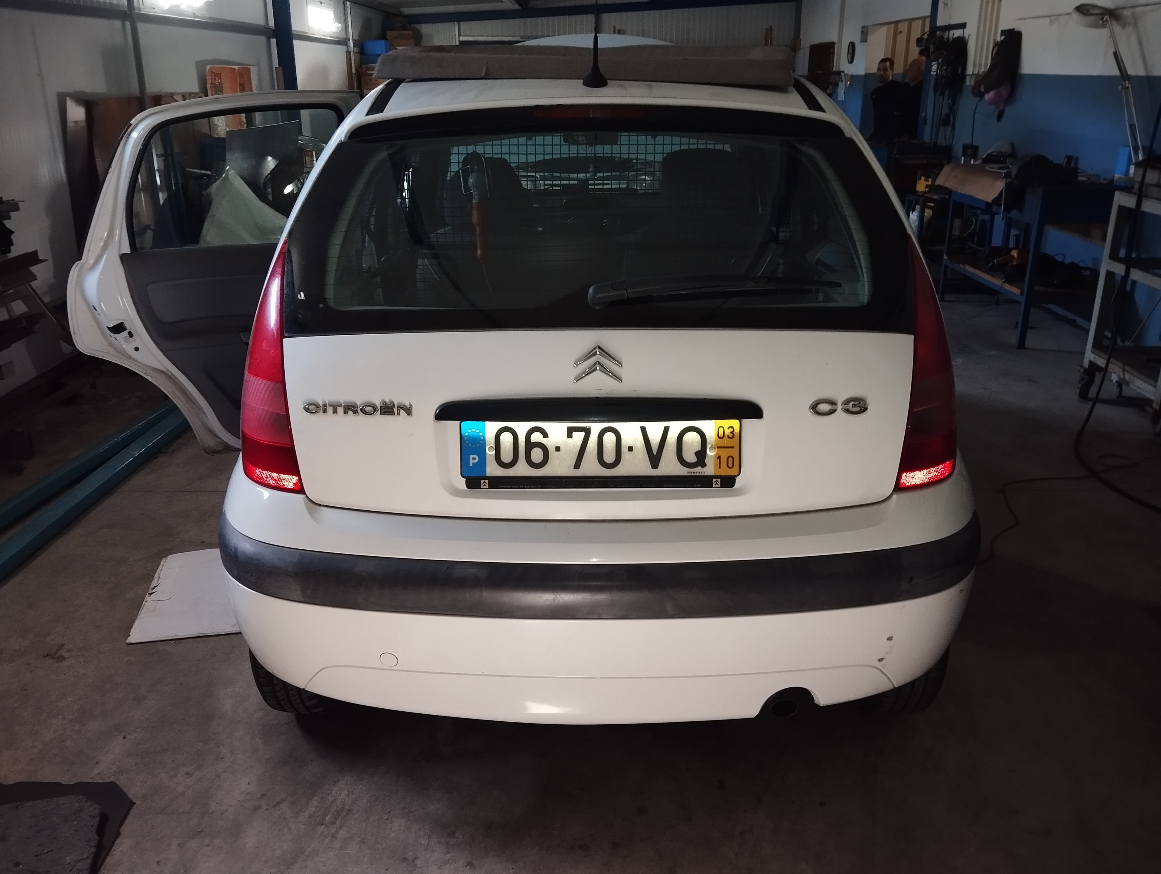 Citroën C3 1.4 HDi · Ano 2003 — image 4