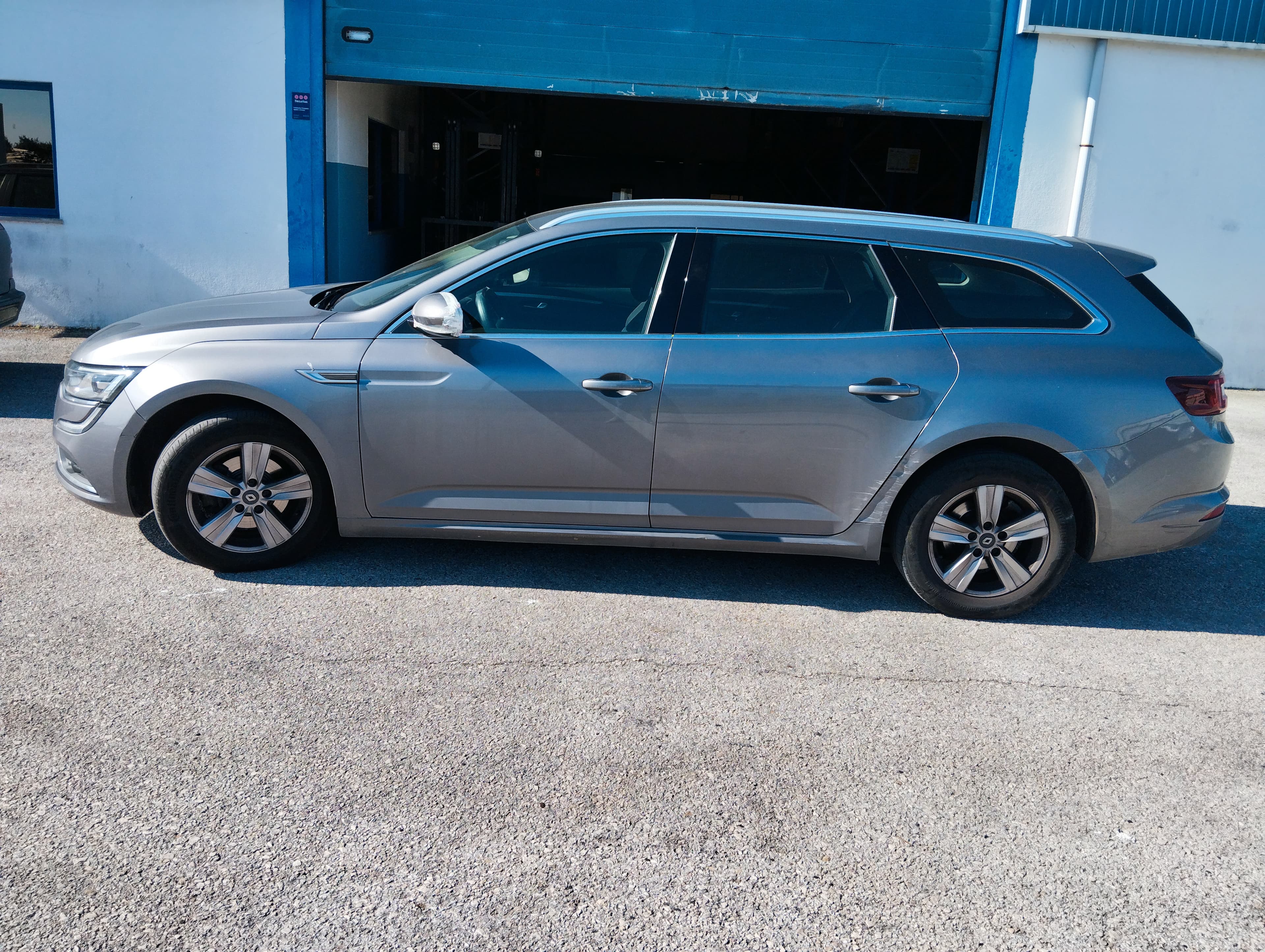 Renault Talisman Grandtour 1.5 dCi · Ano 2017 — imagen 4