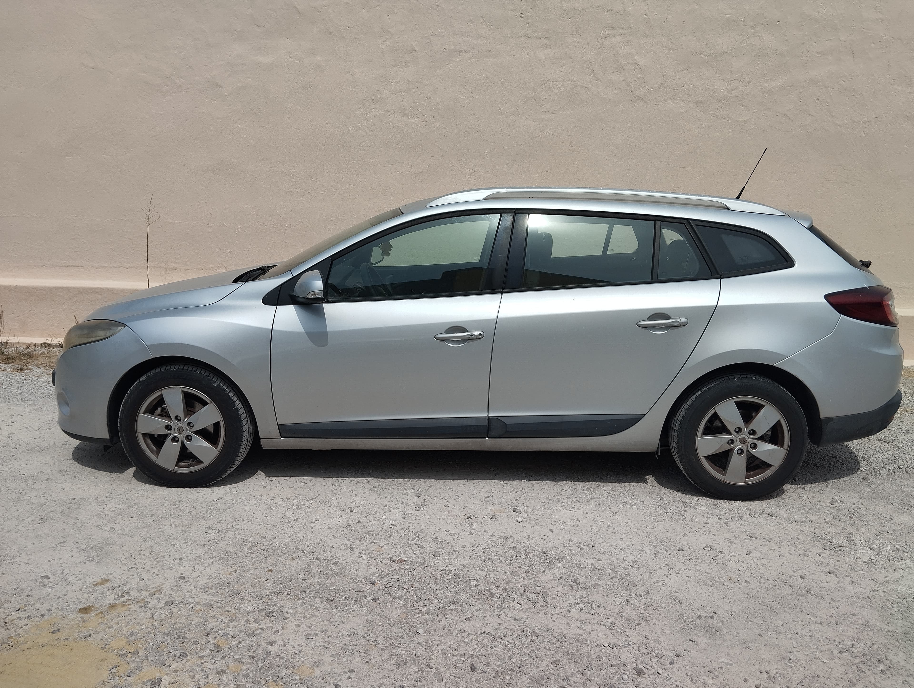Renault Megane III Grandtour 1.5 dCi · Año 2009 — imagen 3